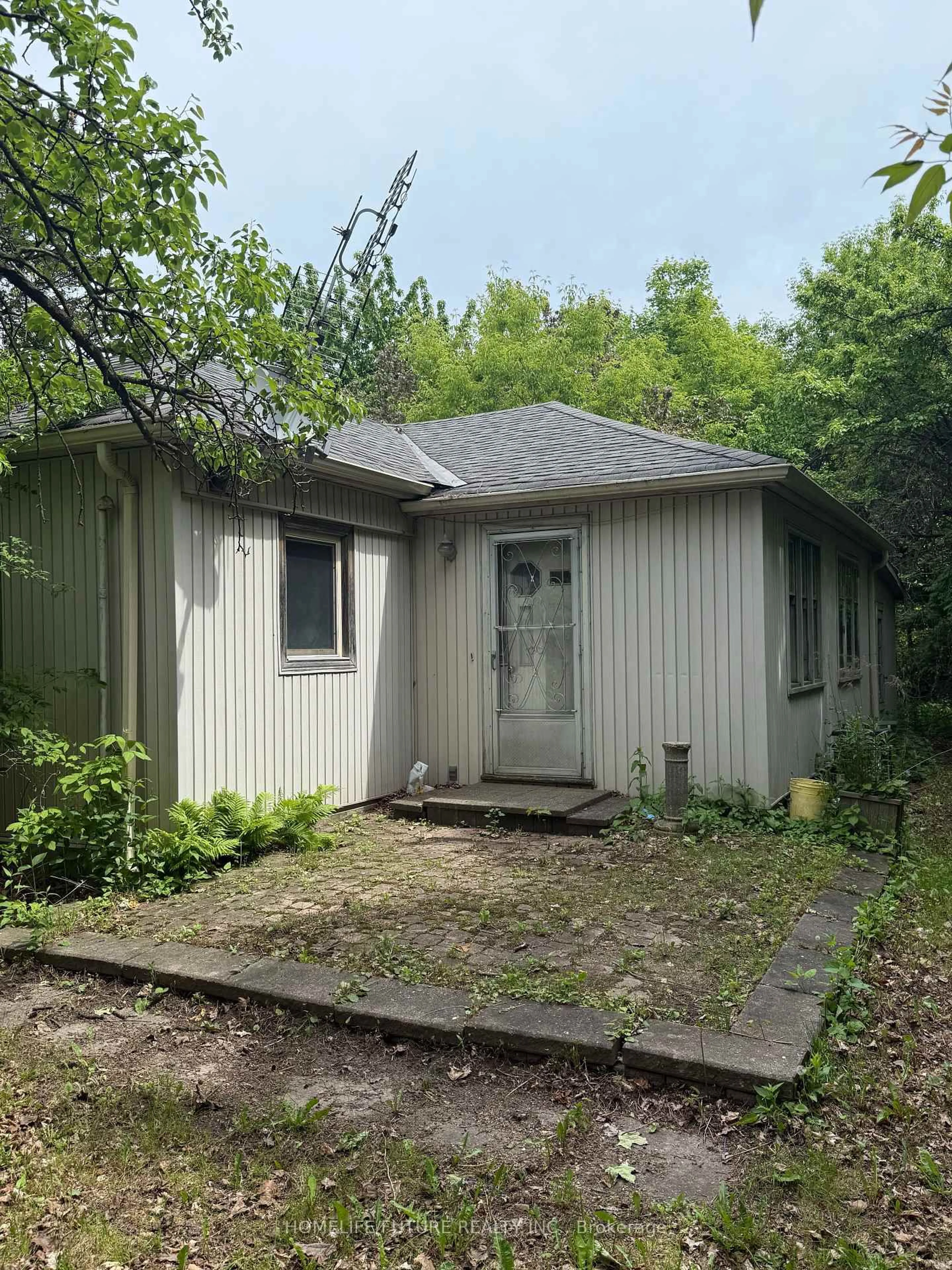 Shed for 31 Maple Bush Ave, Toronto Ontario M1N 1S7