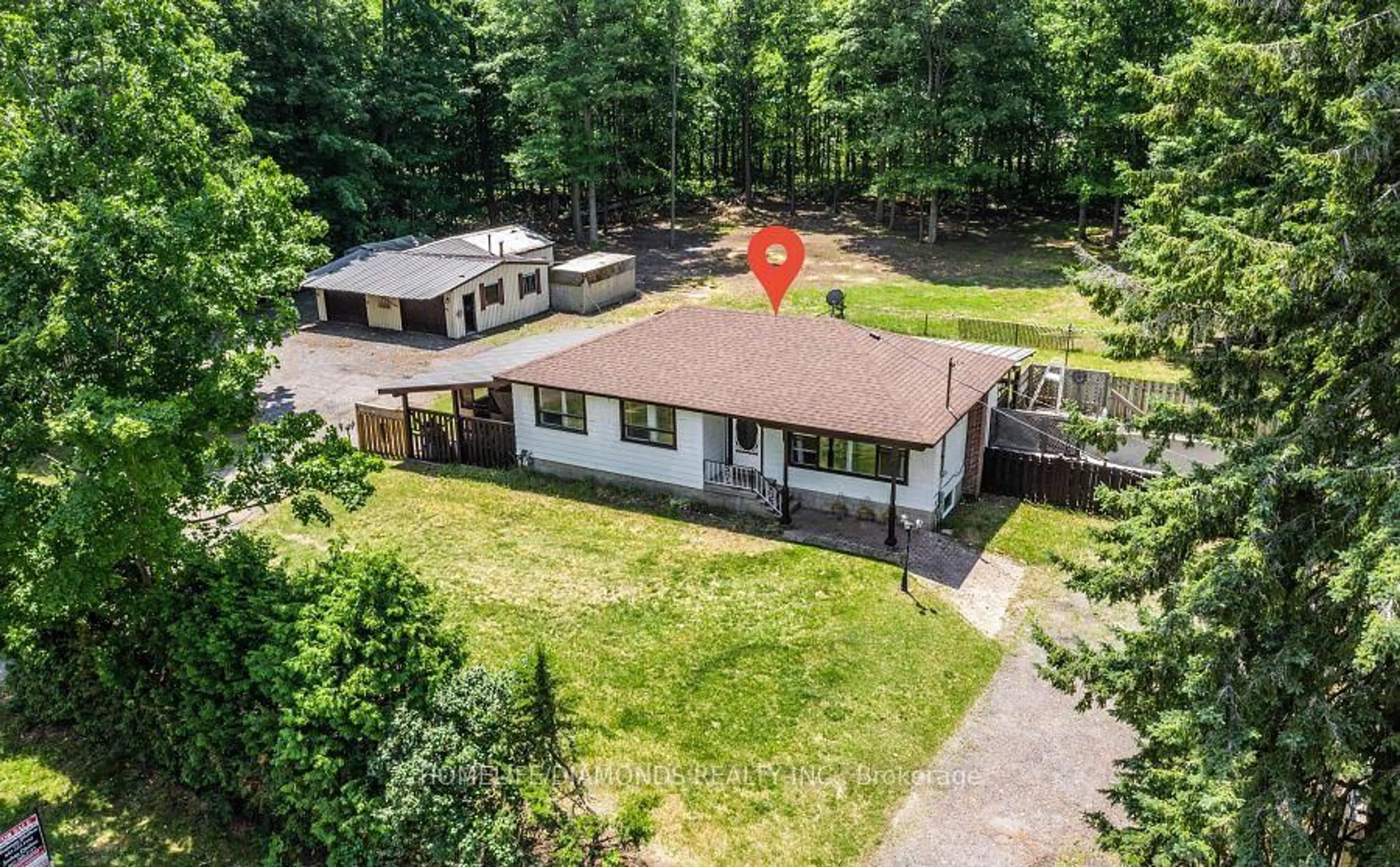 A pic from outside/outdoor area/front of a property/back of a property/a pic from drone, unknown for 17292 MOUNT HOPE Rd, Caledon Ontario L7E 3K9