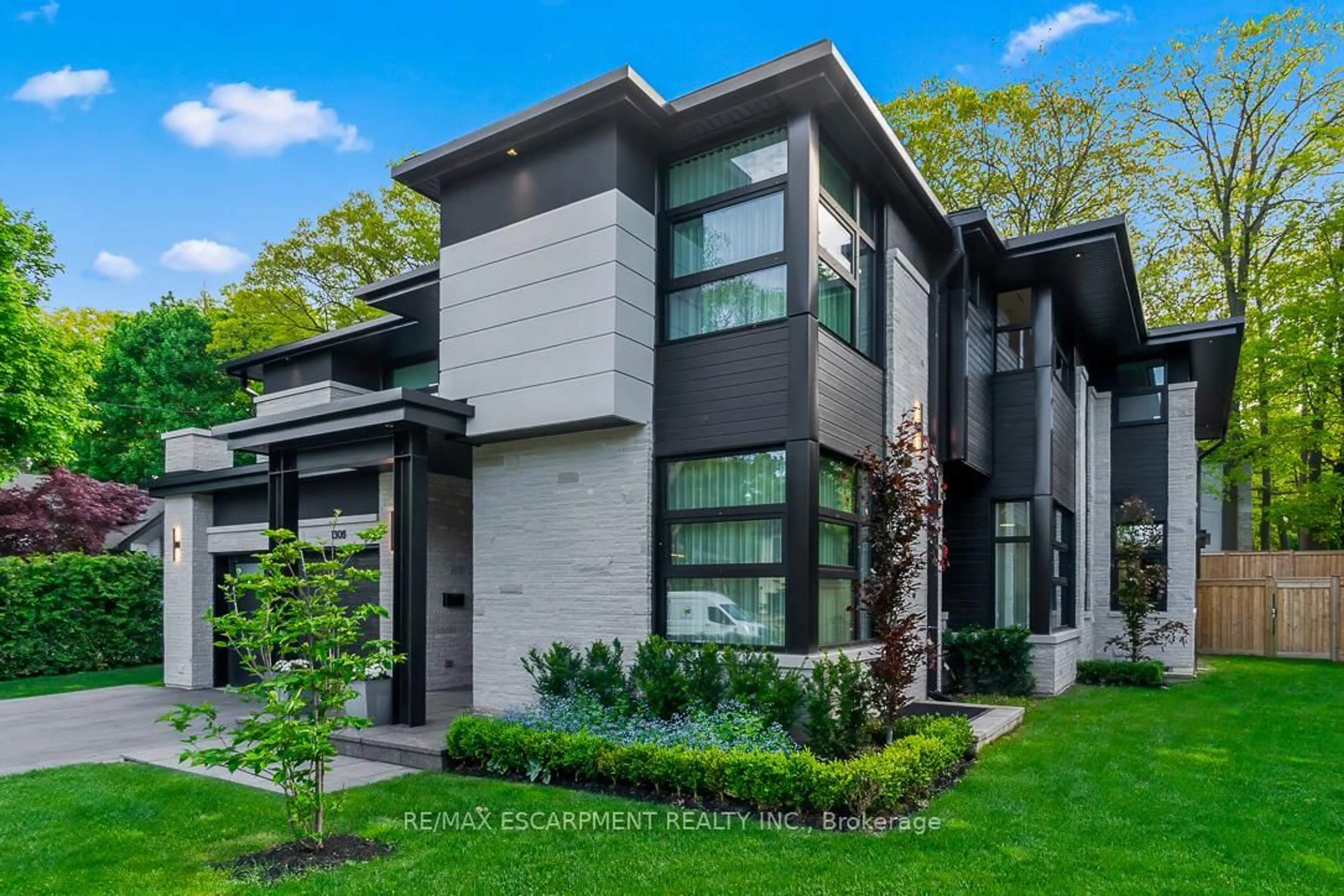 Home with brick exterior material, street for 1308 Greenoaks Dr, Mississauga Ontario L5J 3A5