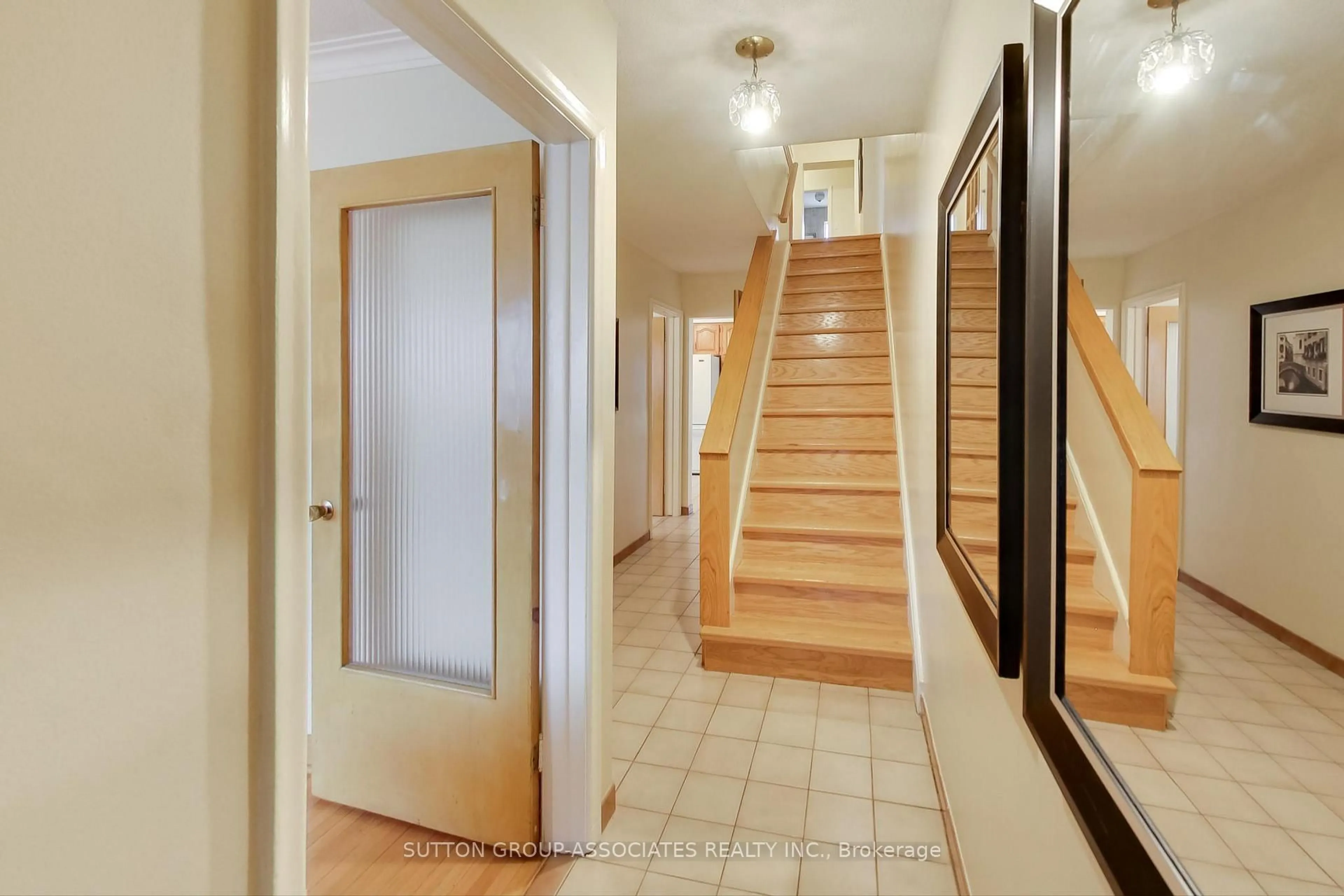Indoor entryway for 52 Mackay Ave, Toronto Ontario M6H 2N6