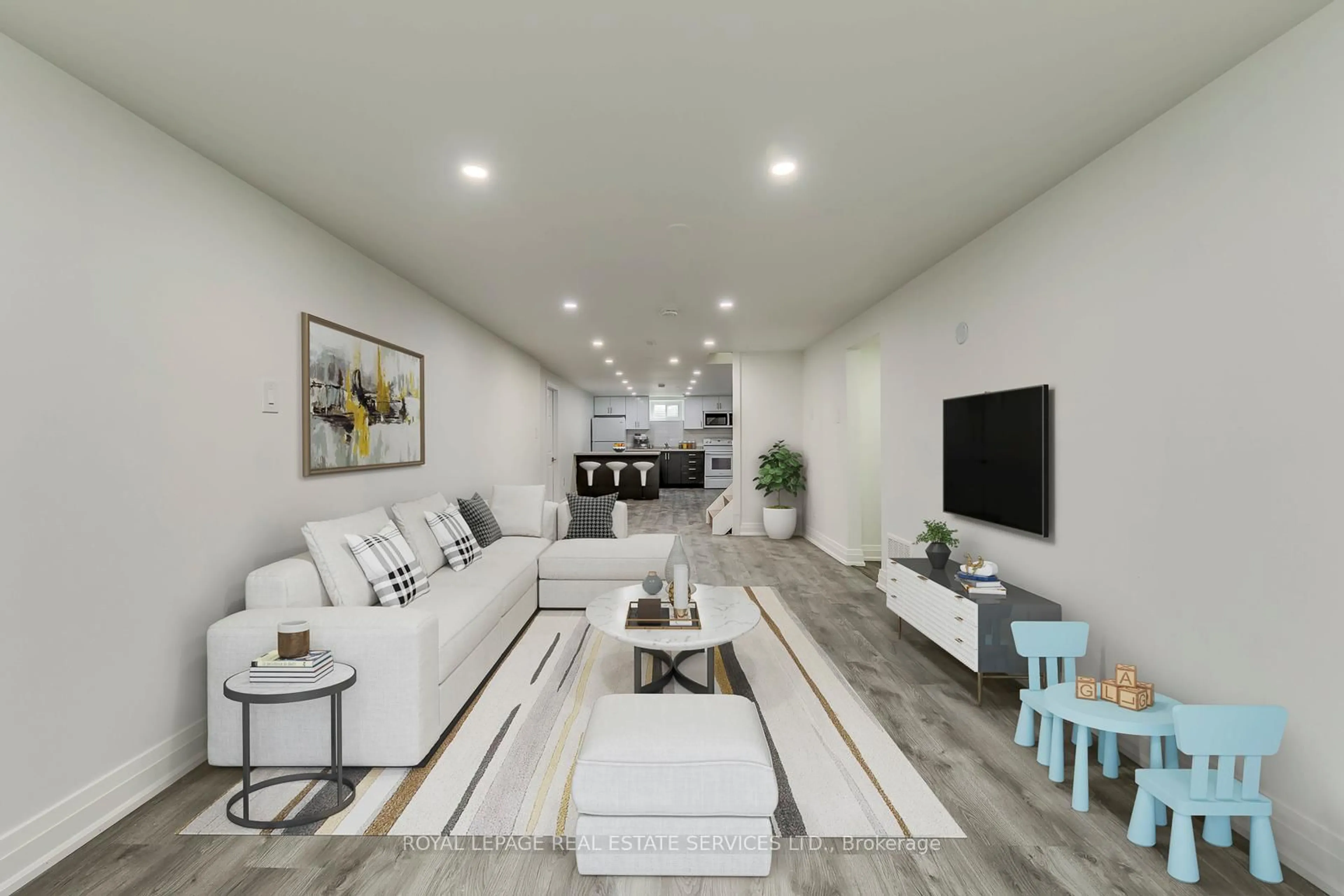 Living room with furniture, unknown for 690 Mississuaga Valley Blvd, Mississauga Ontario L5A 1Z4