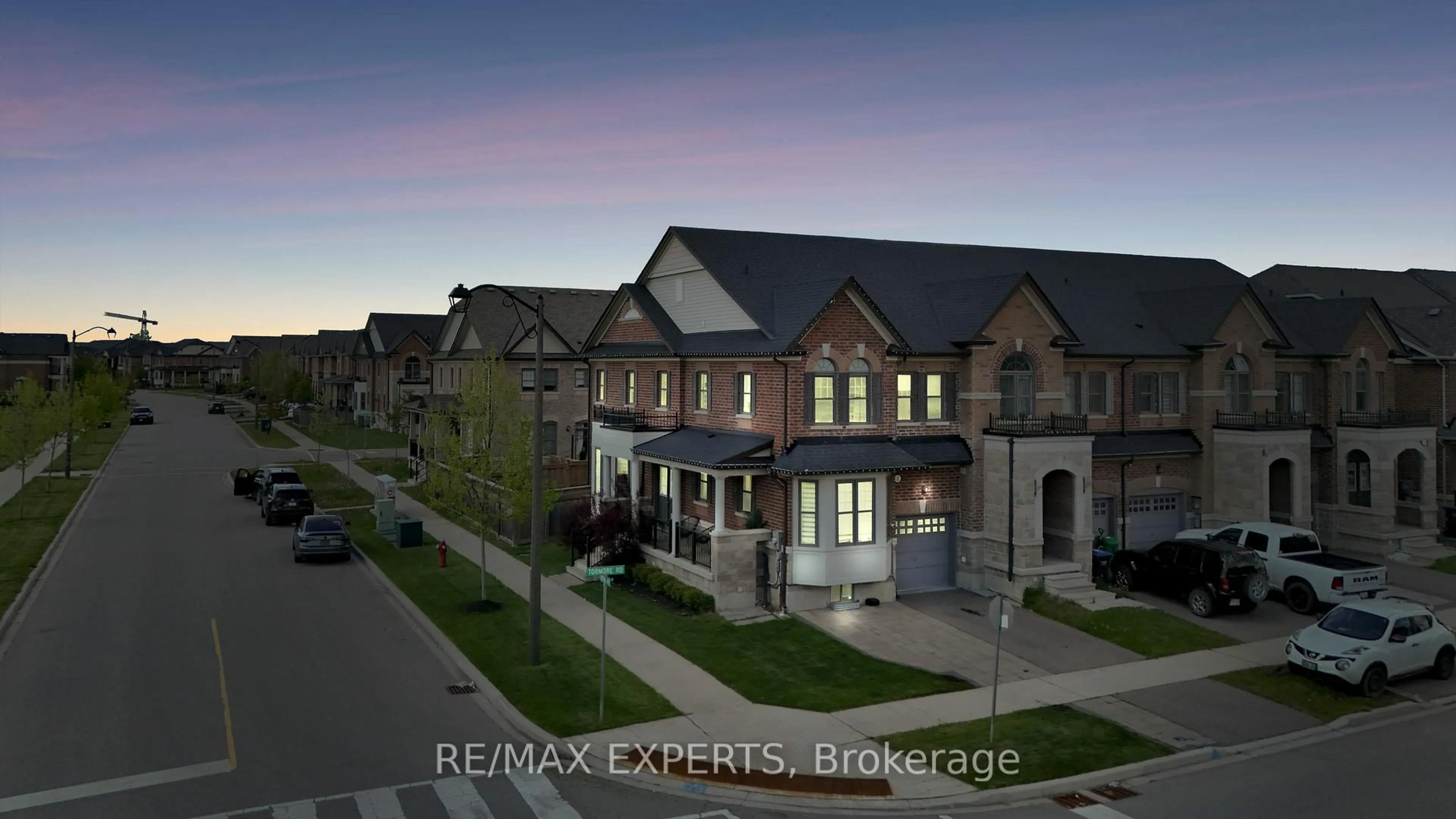A pic from outside/outdoor area/front of a property/back of a property/a pic from drone, street for 2 Tormore Rd, Caledon Ontario L7E 4K7