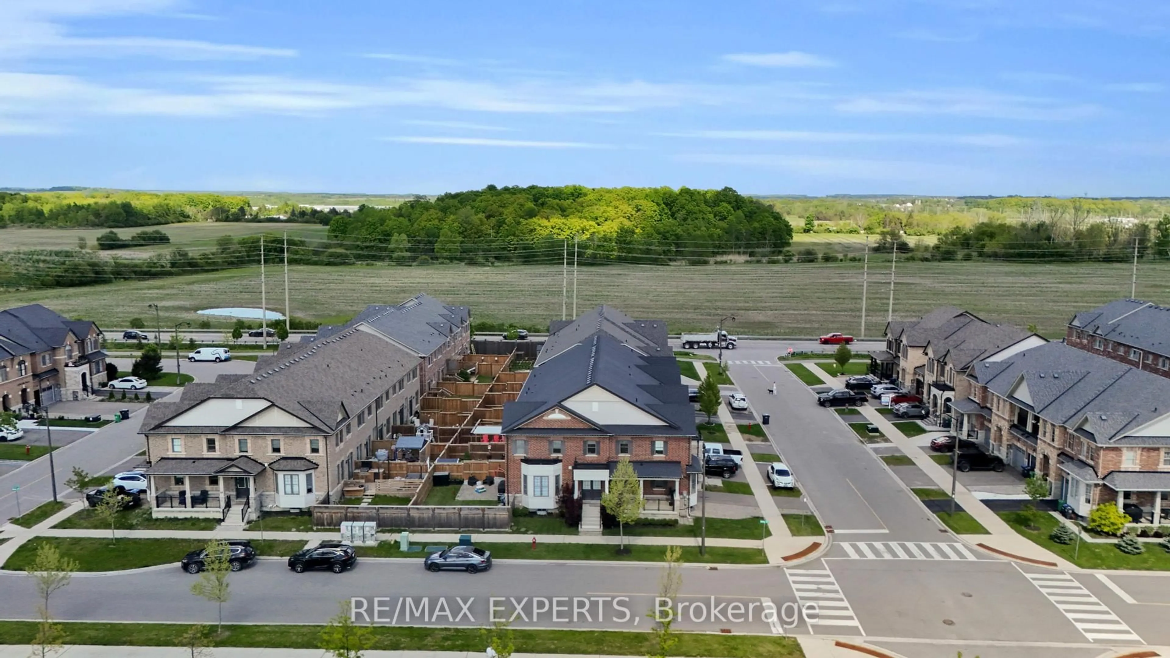 A pic from outside/outdoor area/front of a property/back of a property/a pic from drone, water/lake/river/ocean view for 2 Tormore Rd, Caledon Ontario L7E 4K7