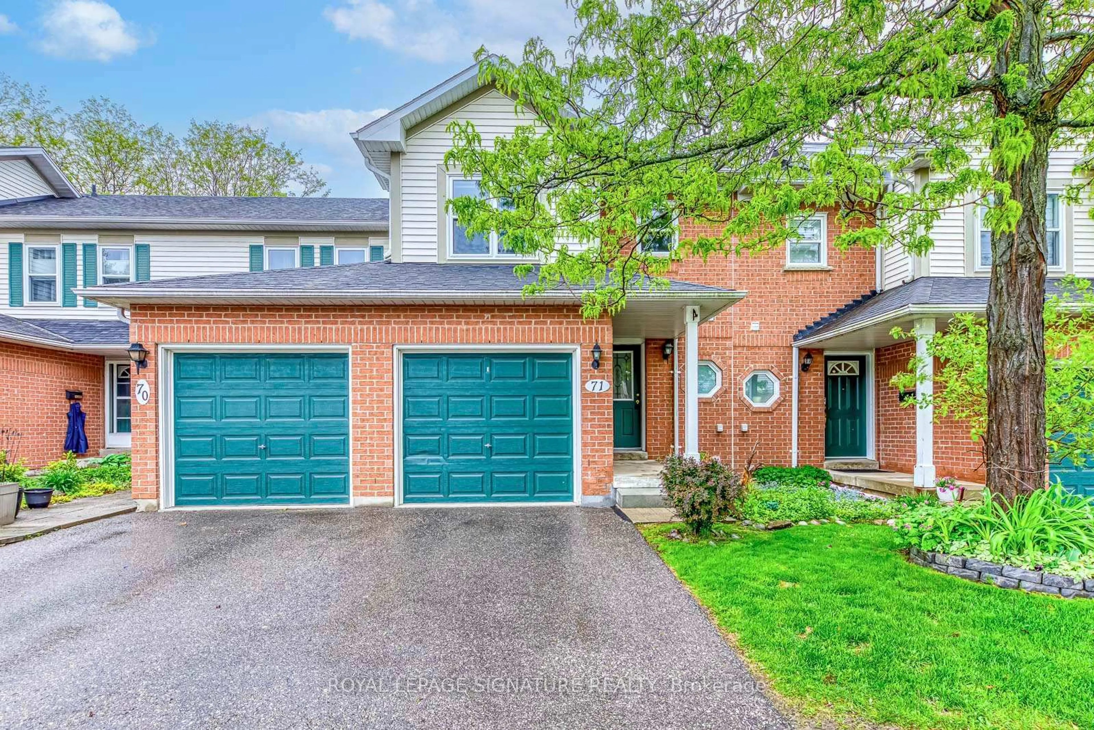 Home with brick exterior material, street for 5659 Glen Erin Dr #71, Mississauga Ontario L5M 5P2