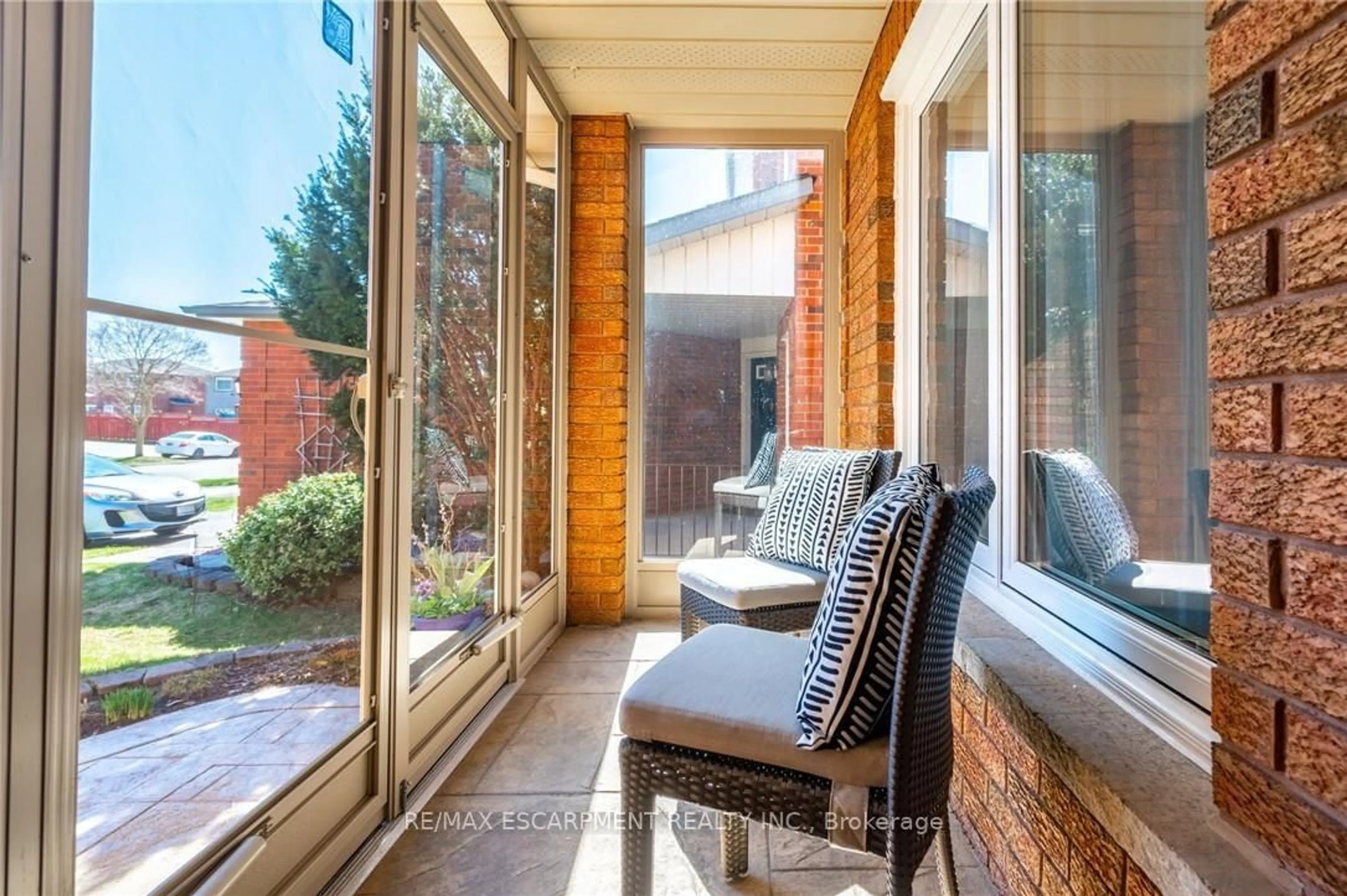 Unknown for 622 Fothergill Blvd, Burlington Ontario L7L 6E3