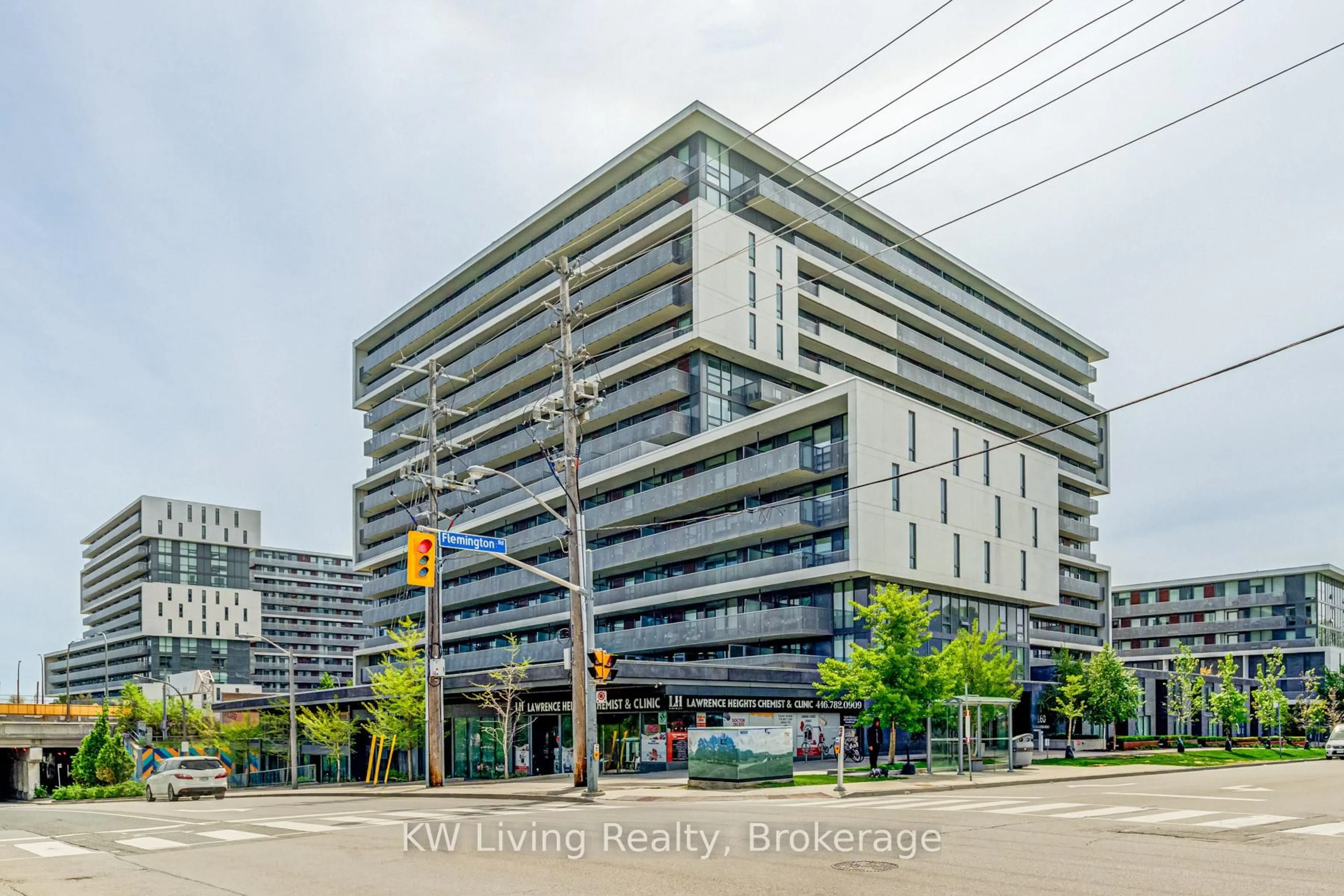 Indoor foyer for 160 Flemington Rd #815, Toronto Ontario M6A 0A9