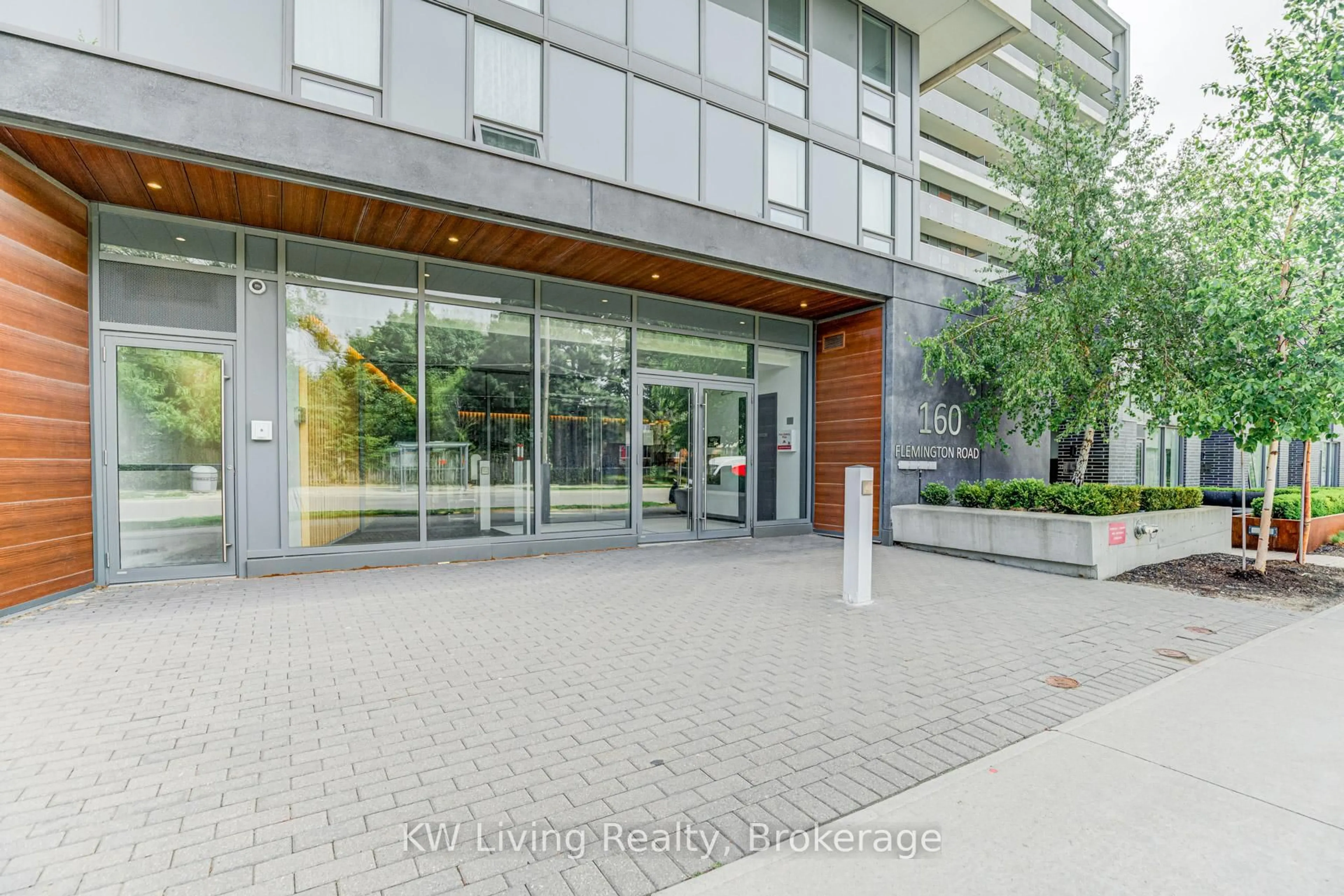 Indoor foyer for 160 Flemington Rd #815, Toronto Ontario M6A 0A9