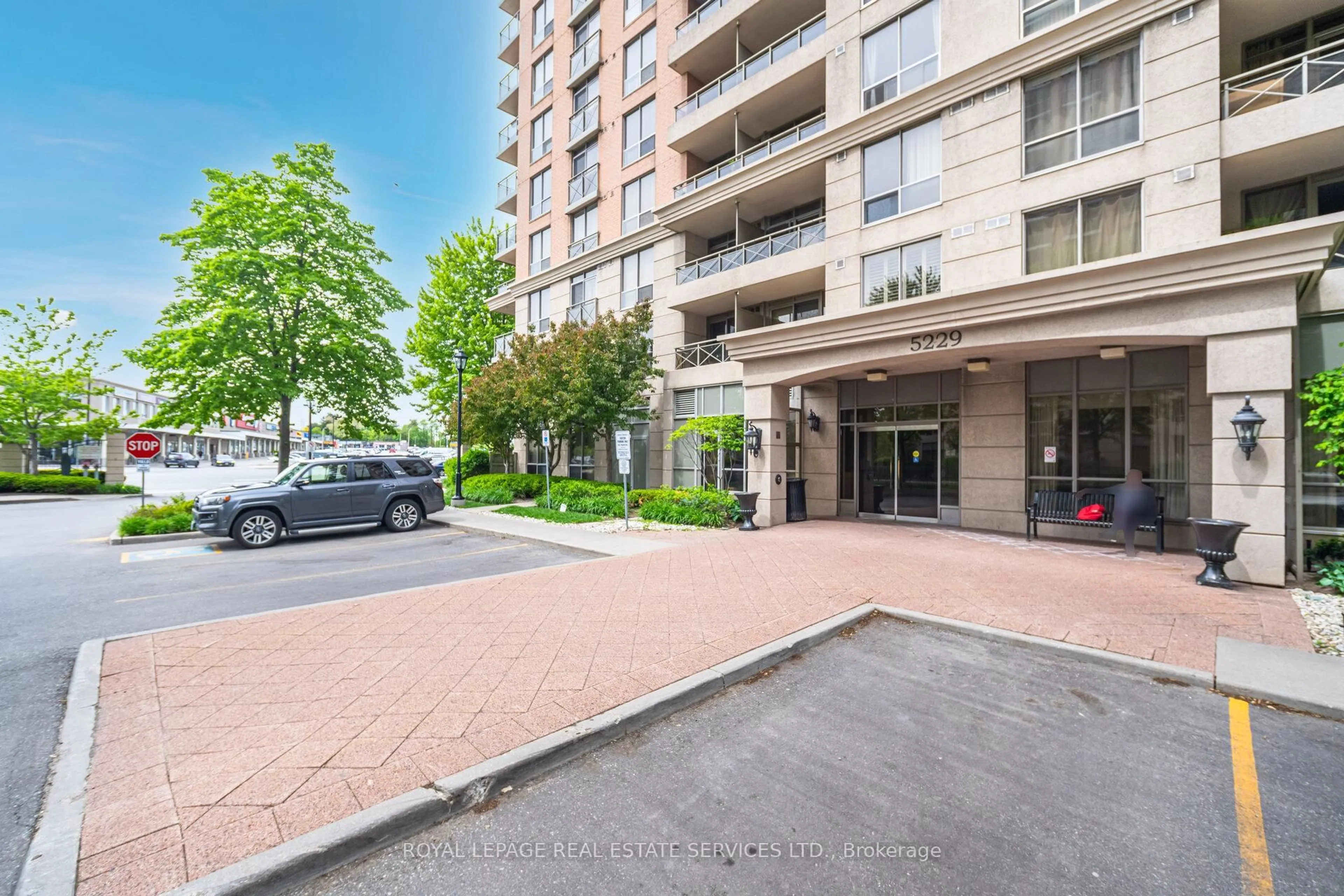 Unknown for 5229 Dundas St #1907, Toronto Ontario M9B 6L9