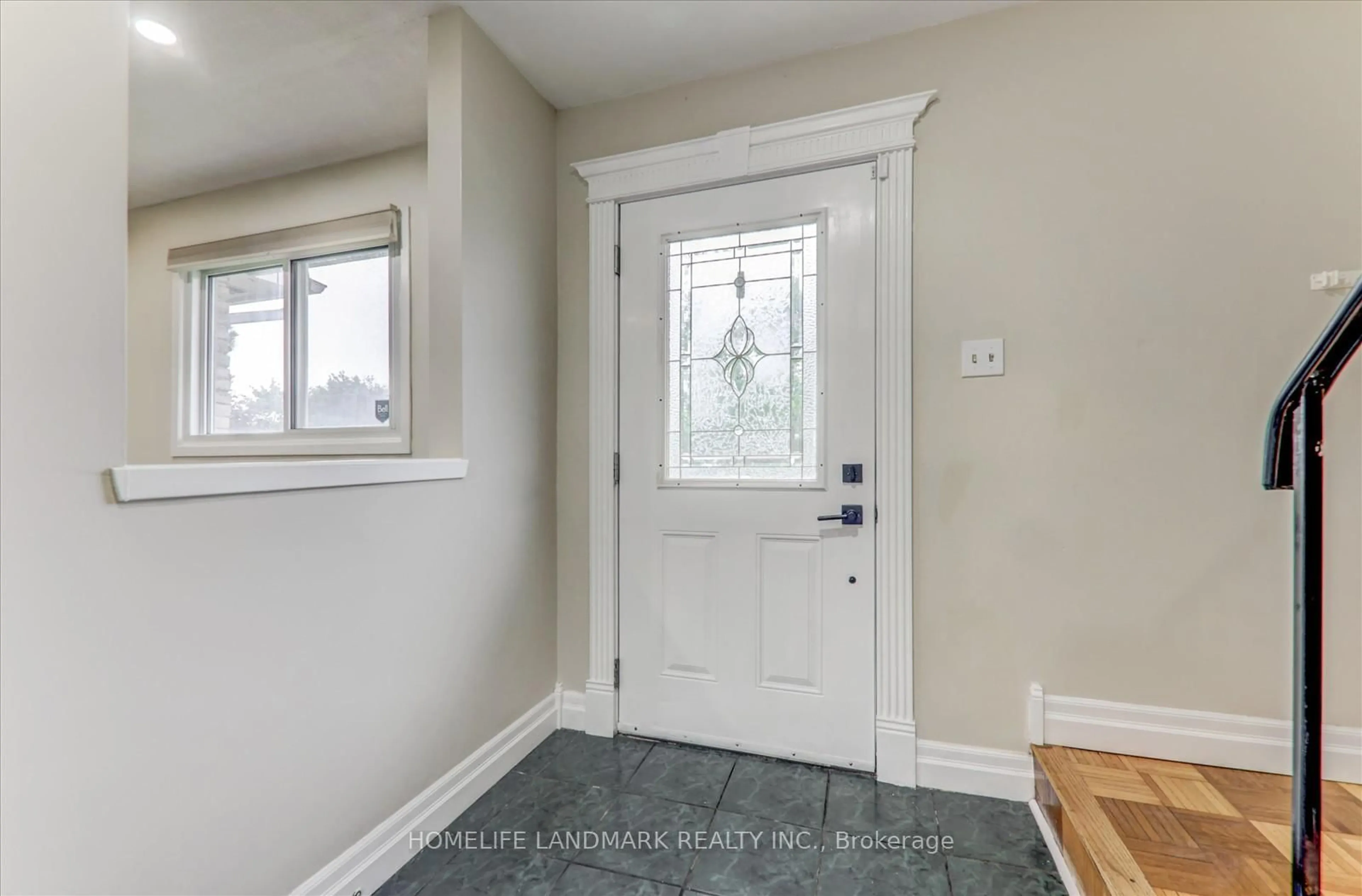 Indoor entryway for 81 Hansen Rd #99, Brampton Ontario L6V 3C7
