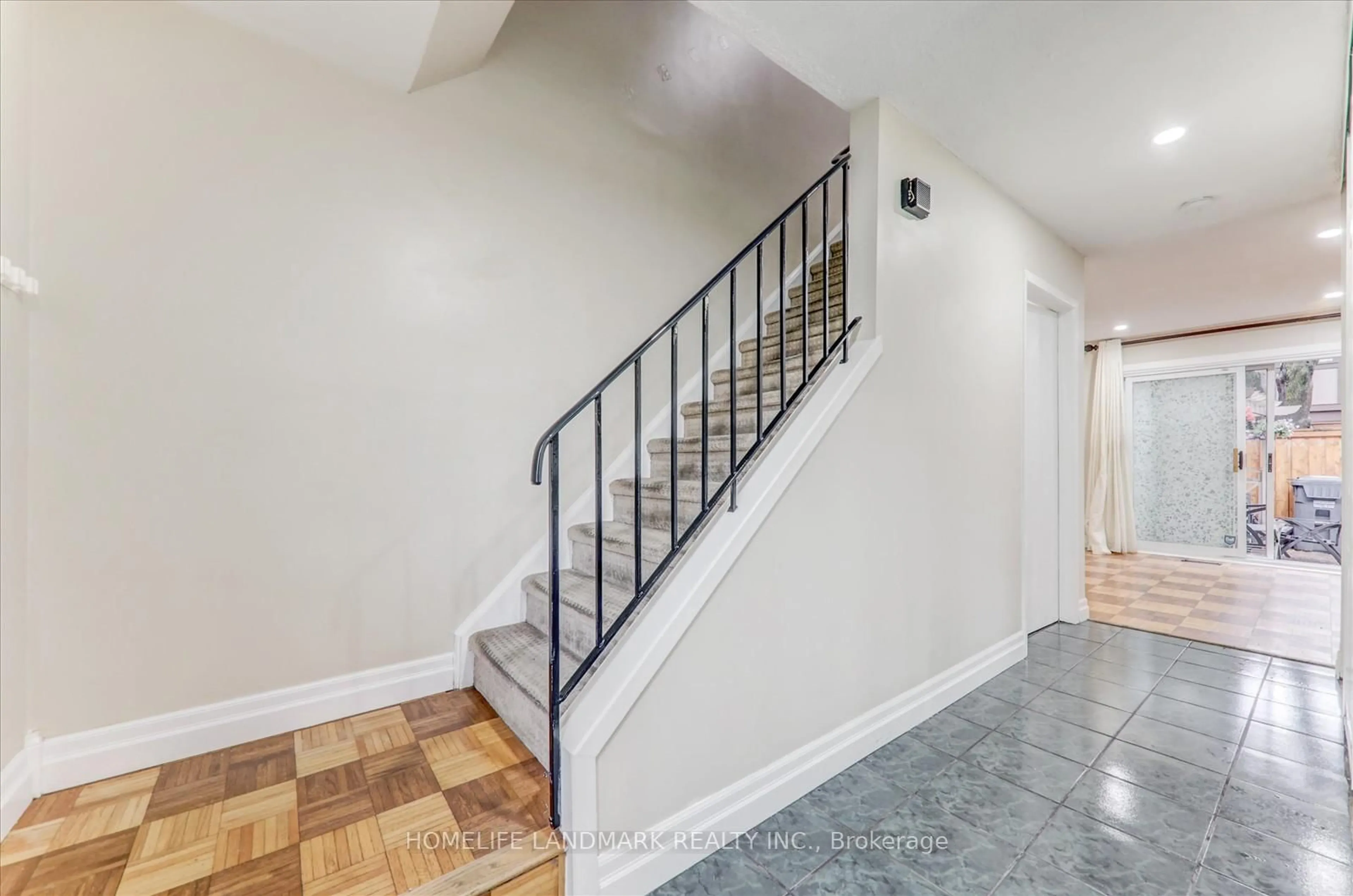 Unknown for 81 Hansen Rd #99, Brampton Ontario L6V 3C7