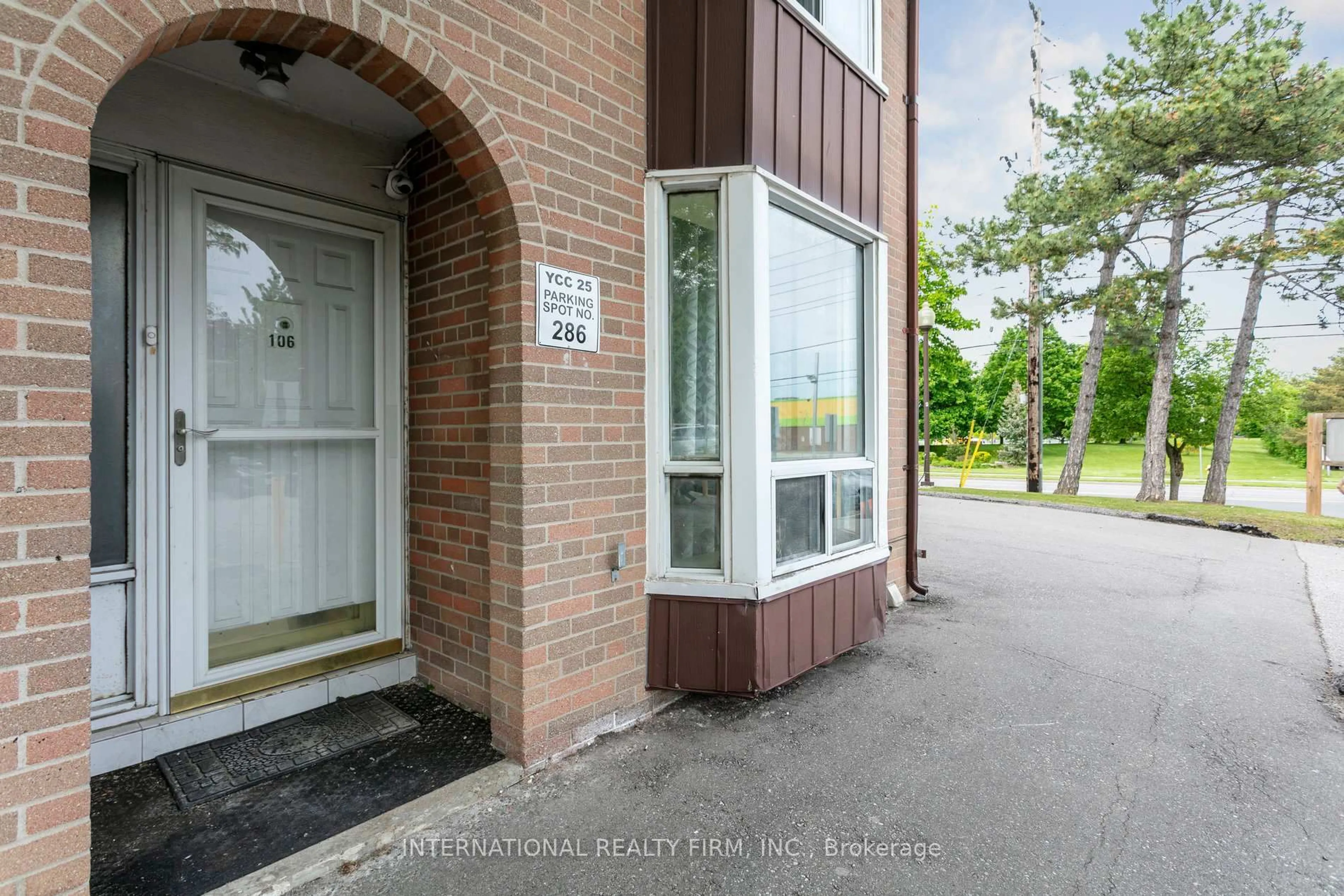 Unknown for 250 John Garland Blvd #106, Toronto Ontario M9V 1N8