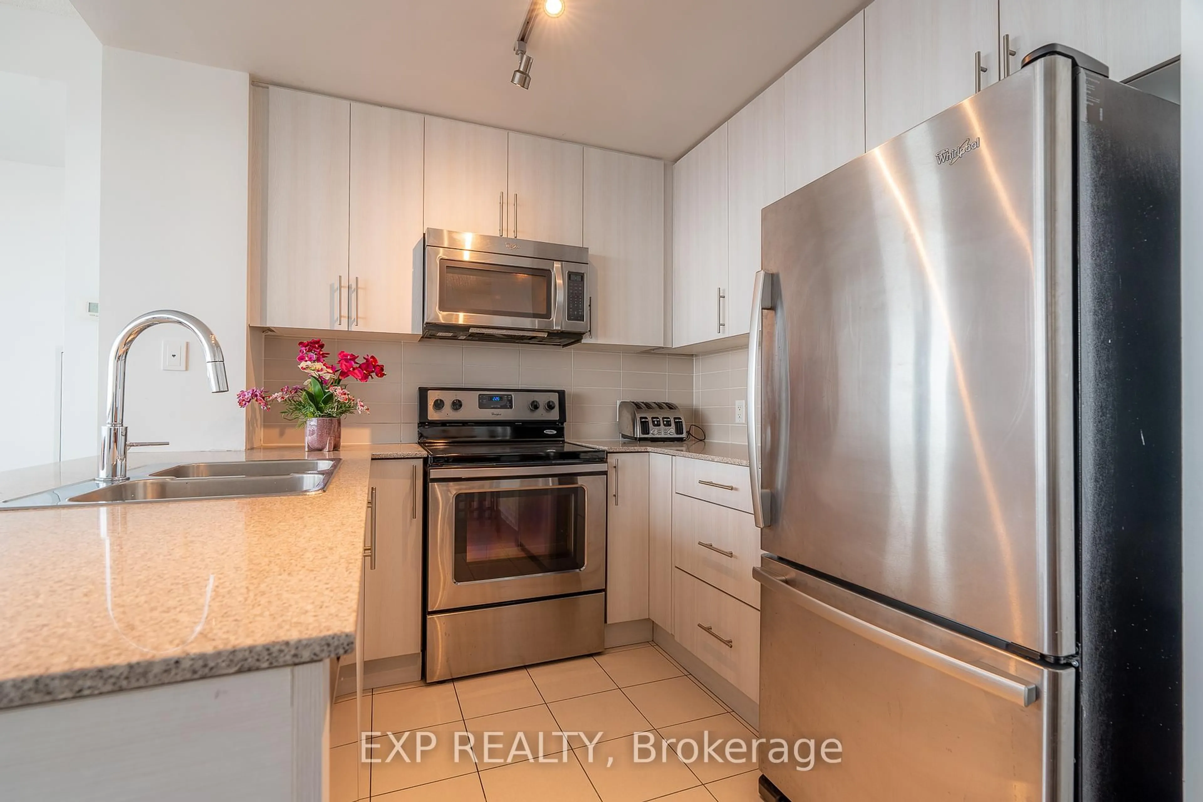 Standard kitchen, unknown for 3985 Grand Park Dr #2008, Mississauga Ontario L5B 0H8