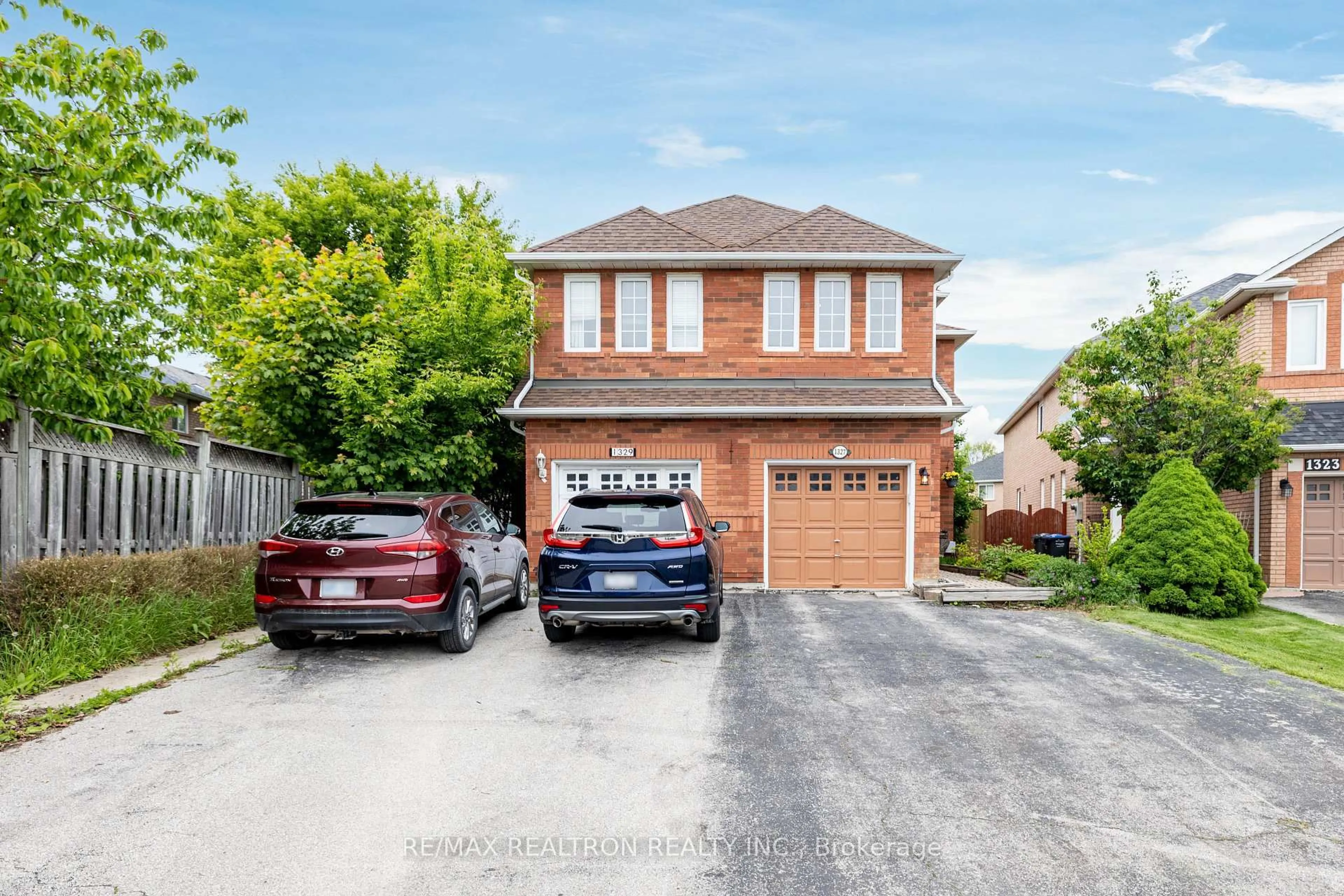 Home with brick exterior material, street for 1327 Whiffletree Crt, Mississauga Ontario L5N 7R1
