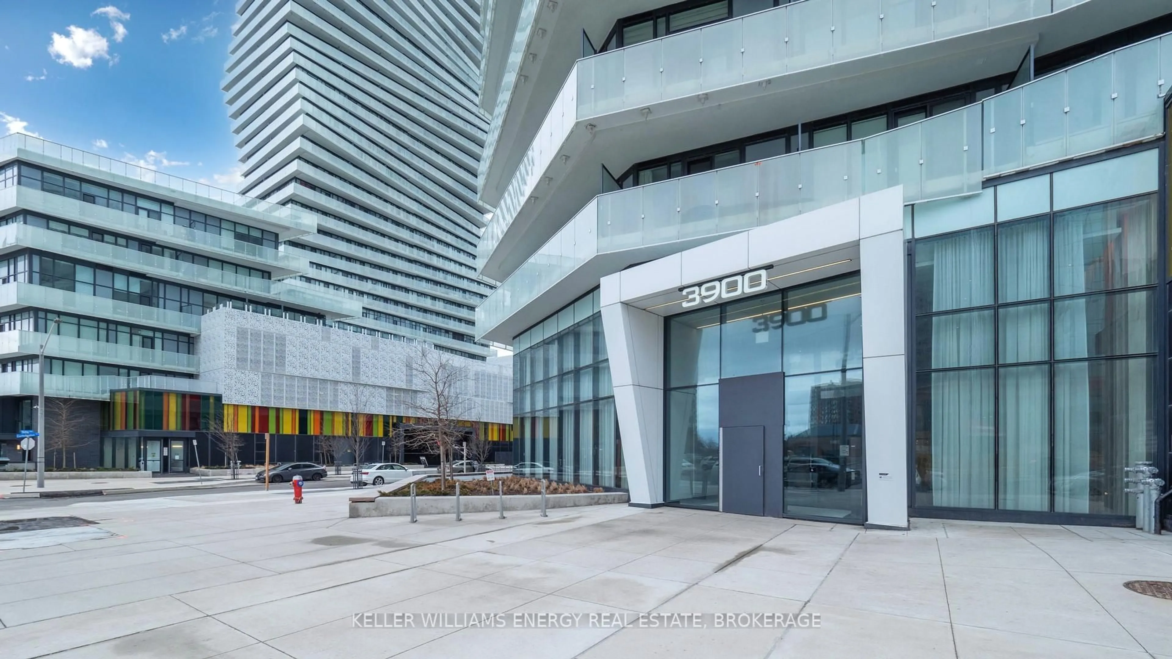 Indoor foyer for 3900 Confederation Pkwy, Mississauga Ontario L5B 0M3