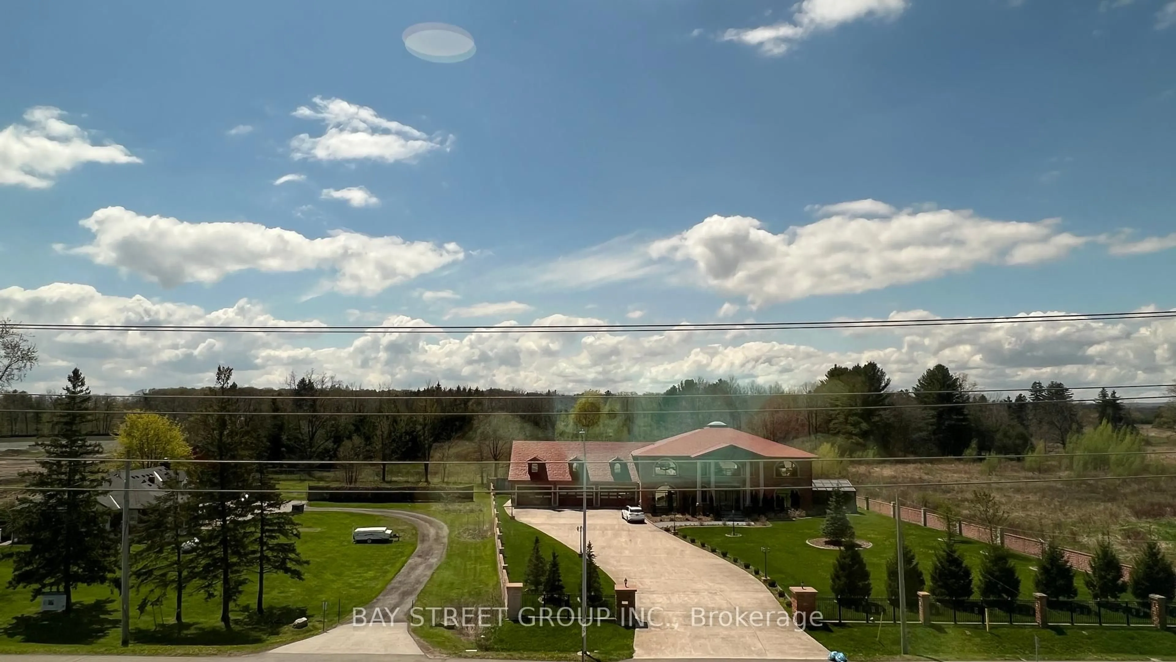 A pic from outside/outdoor area/front of a property/back of a property/a pic from drone, unknown for 2501 Saw Whet Blvd #433, Oakville Ontario L6M 5N2