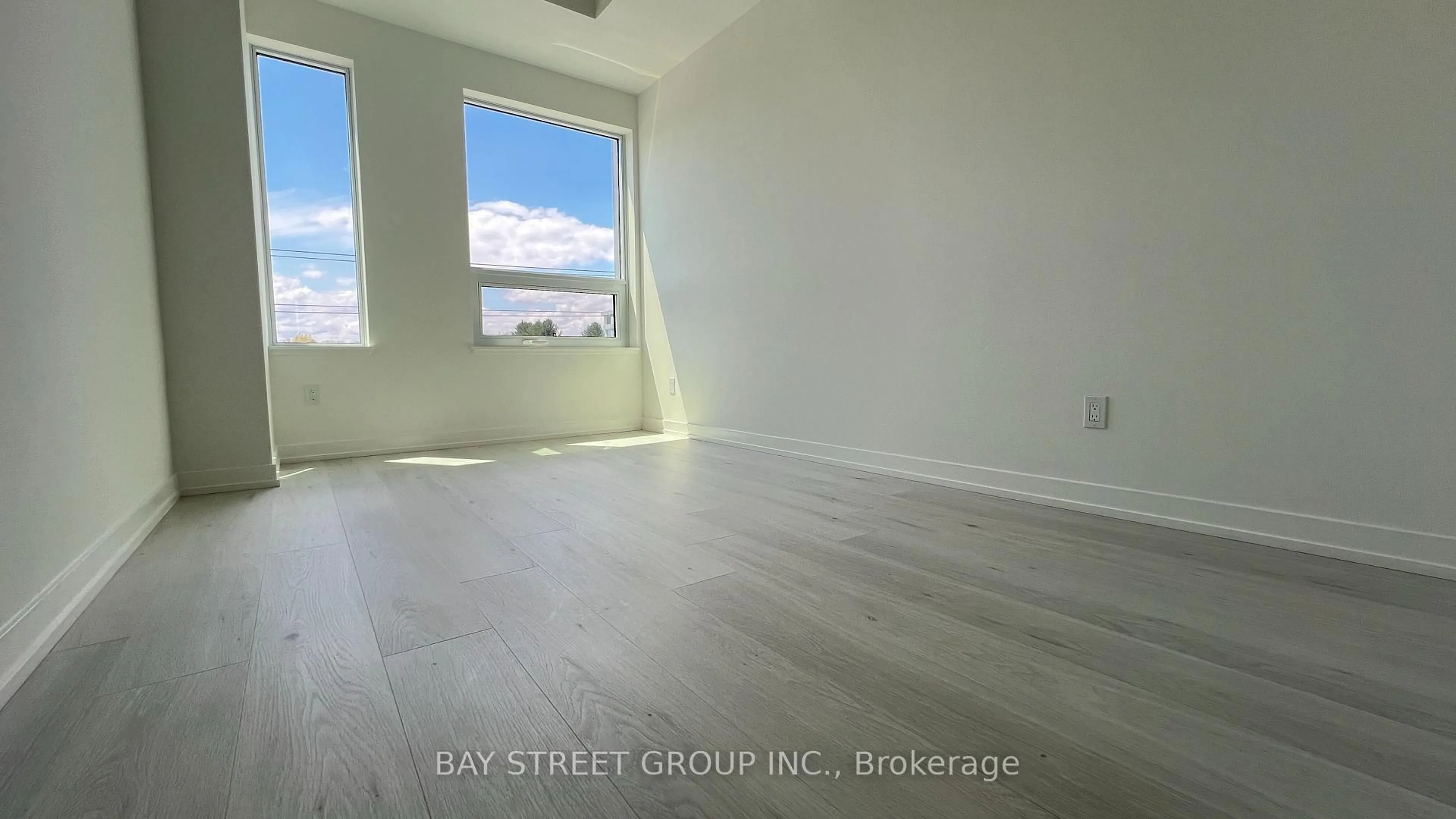 A pic of a room for 2501 Saw Whet Blvd #433, Oakville Ontario L6M 5N2