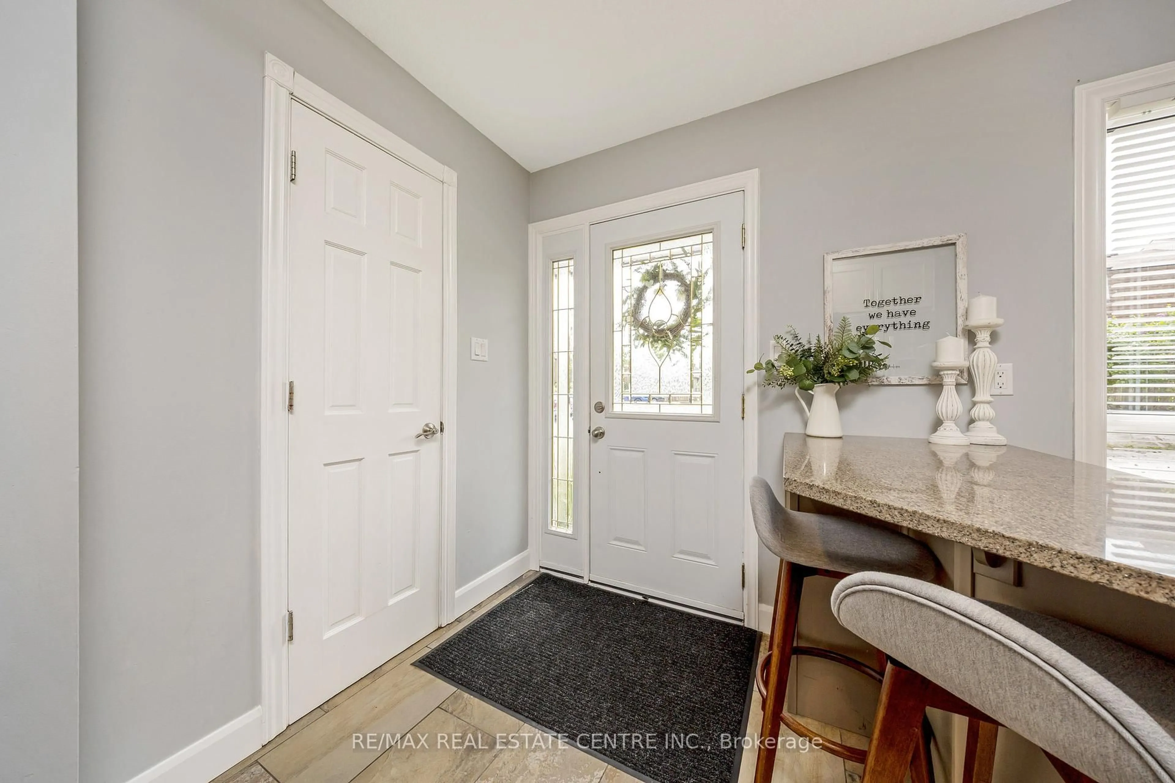Indoor entryway for 177 Kingham Rd, Halton Hills Ontario L7J 2P3