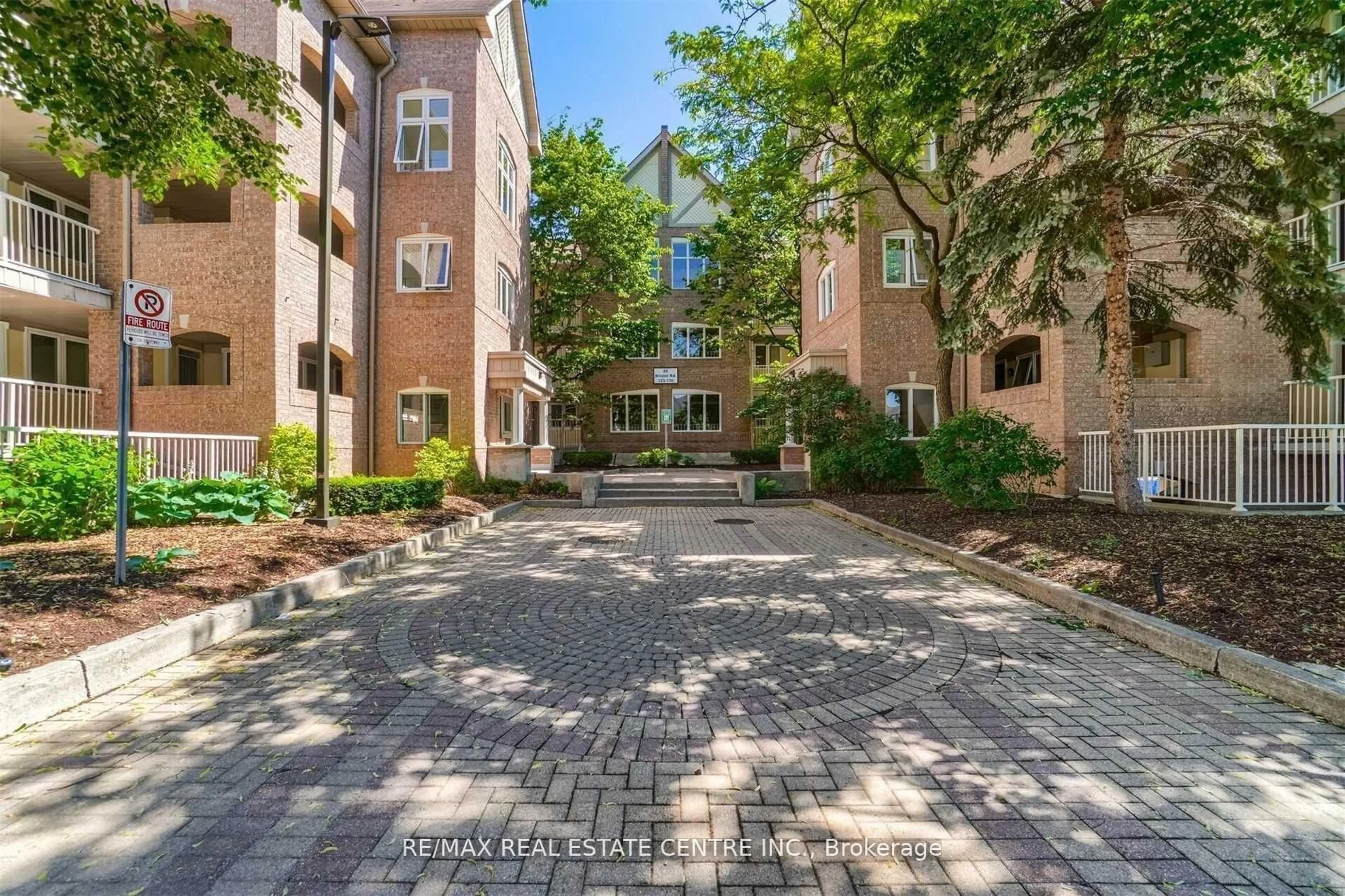 Patio, street for 85 Bristol Rd #169, Mississauga Ontario L4Z 3N8