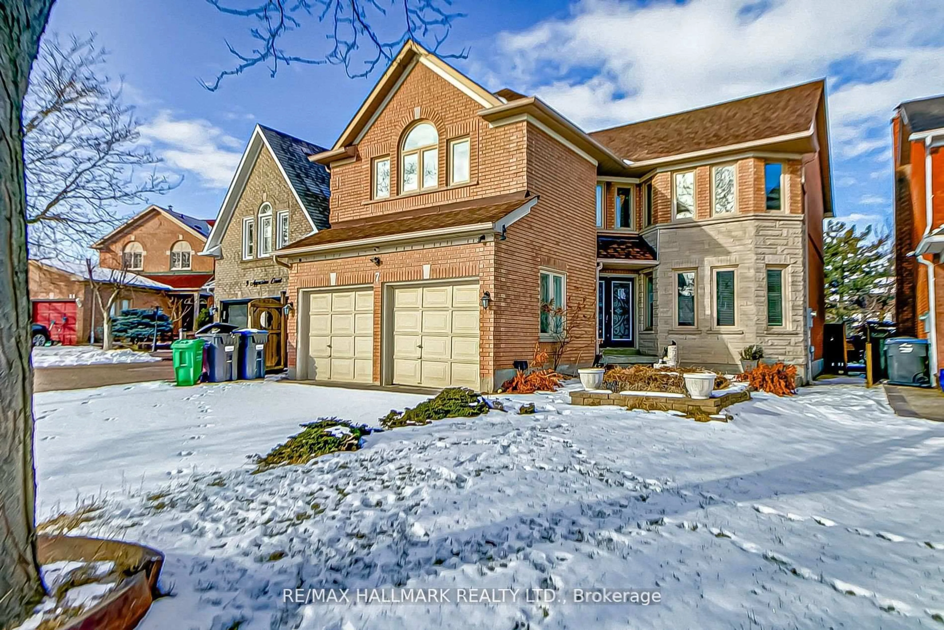 Home with brick exterior material, street for 7 Appenine Crt, Brampton Ontario L6R 1H4