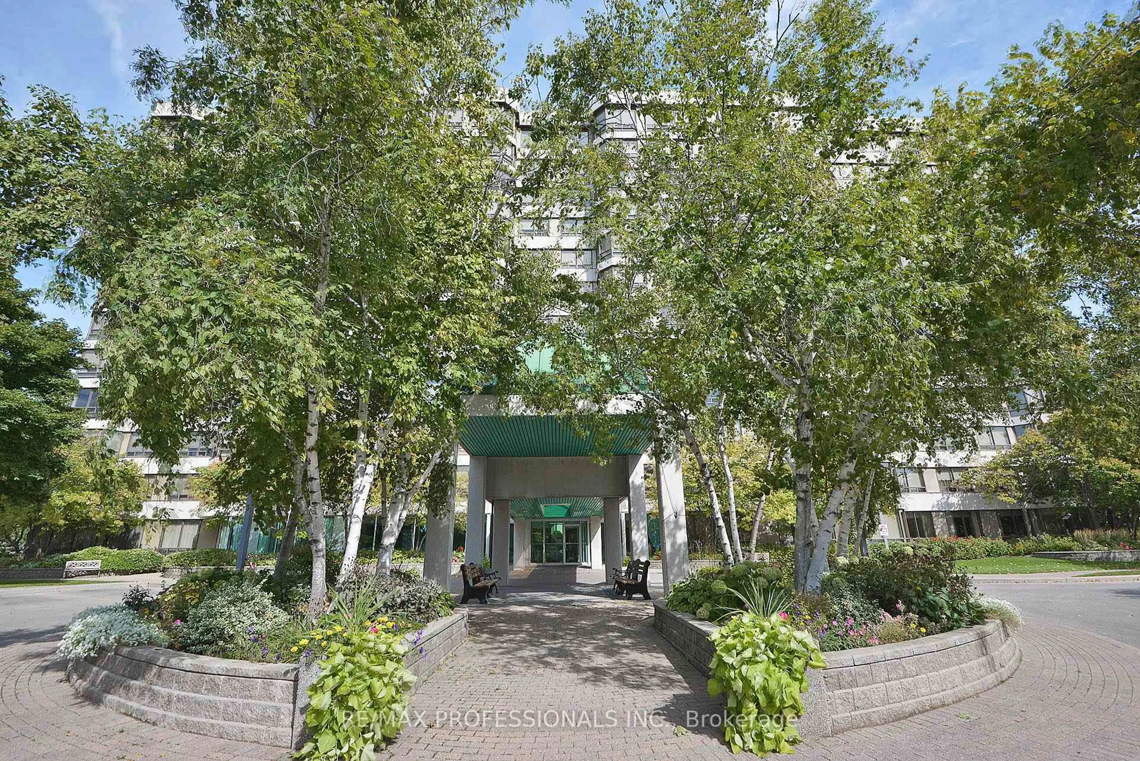 Unknown for 320 Mill St #401, Brampton Ontario L6Y 3V2