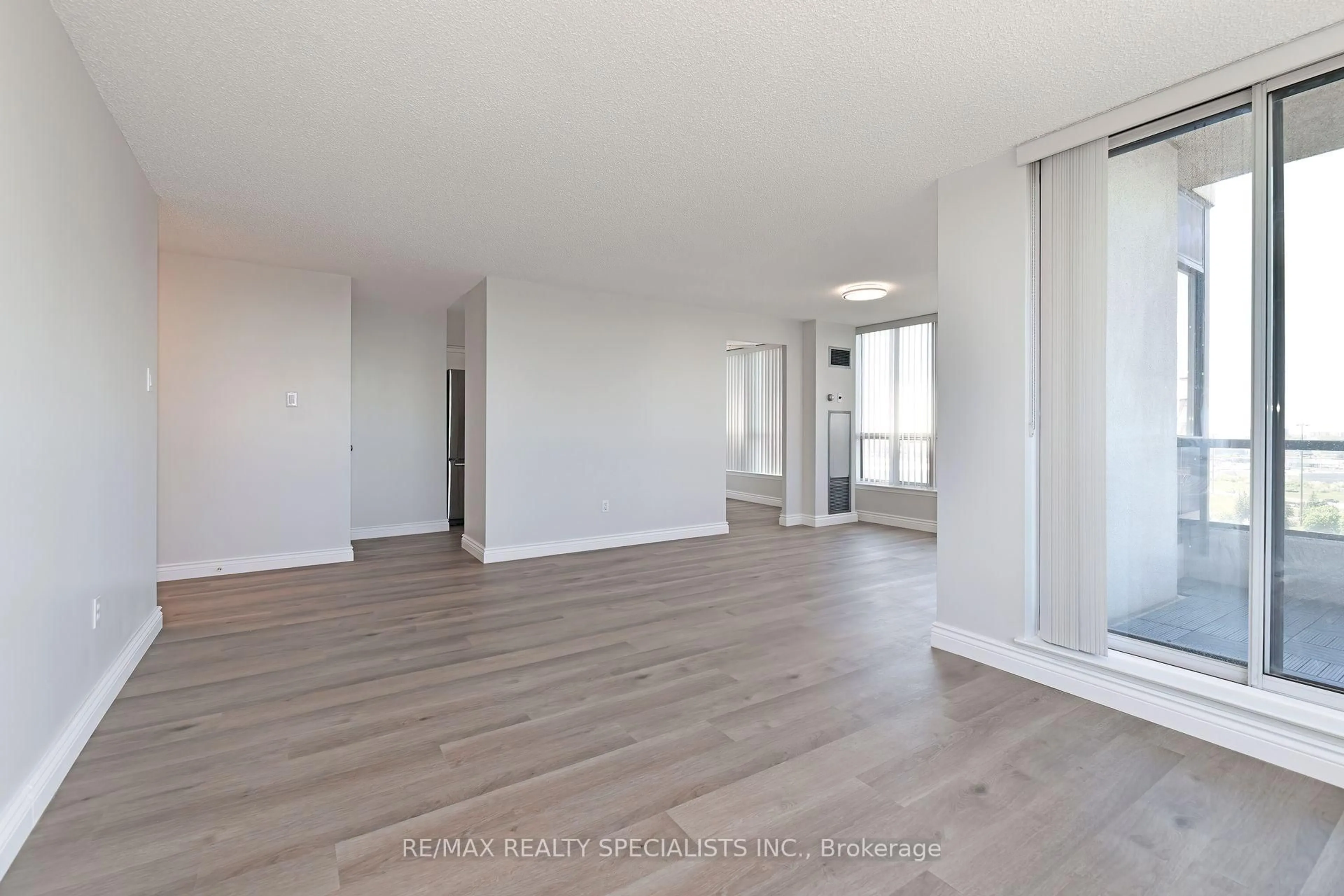 A pic of a room for 10 Laurelcrest St #1212, Brampton Ontario L6S 5Y3