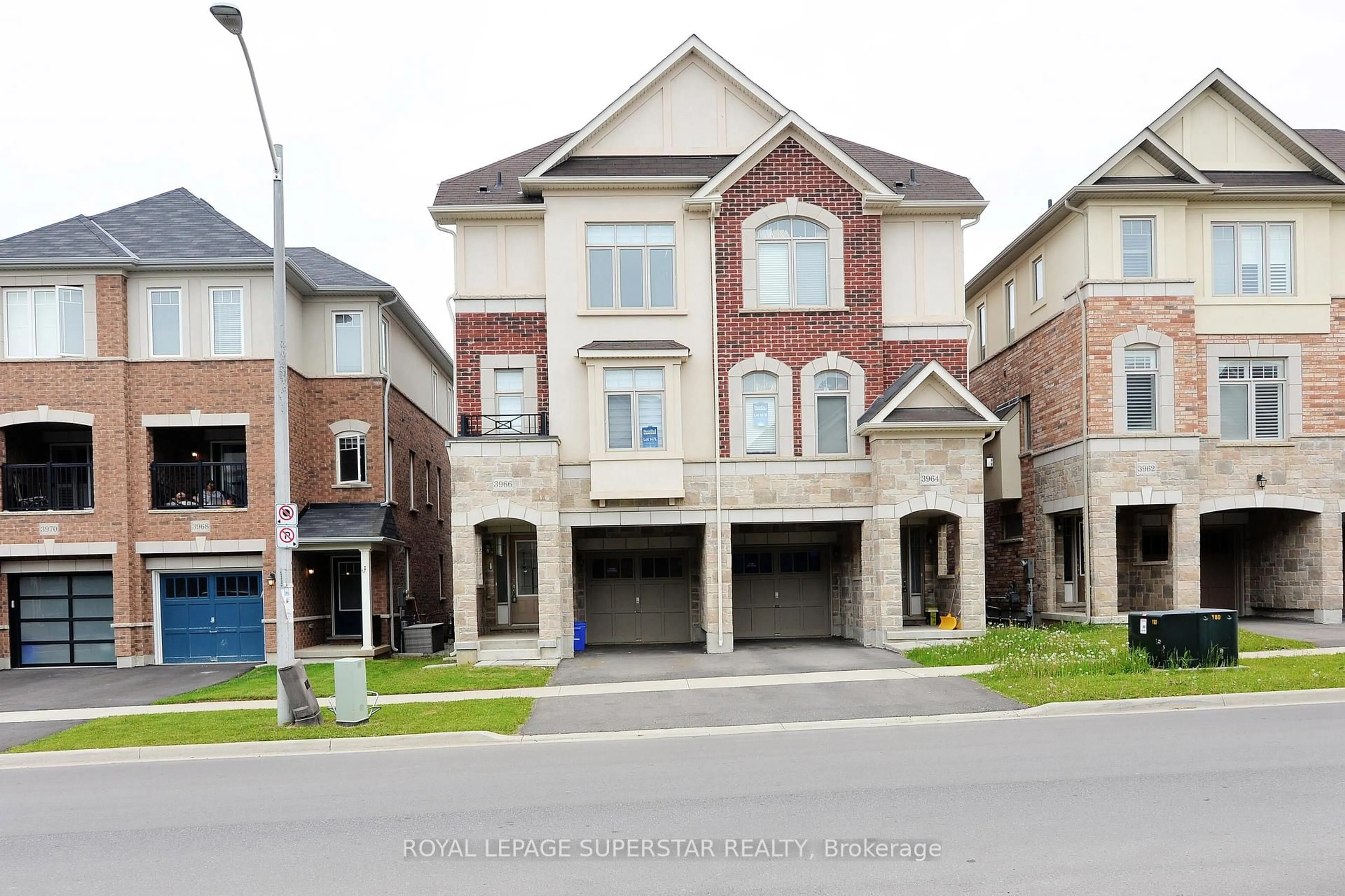 Home with brick exterior material, street for 3966 Thomas Alton Blvd, Burlington Ontario L7M 2A4