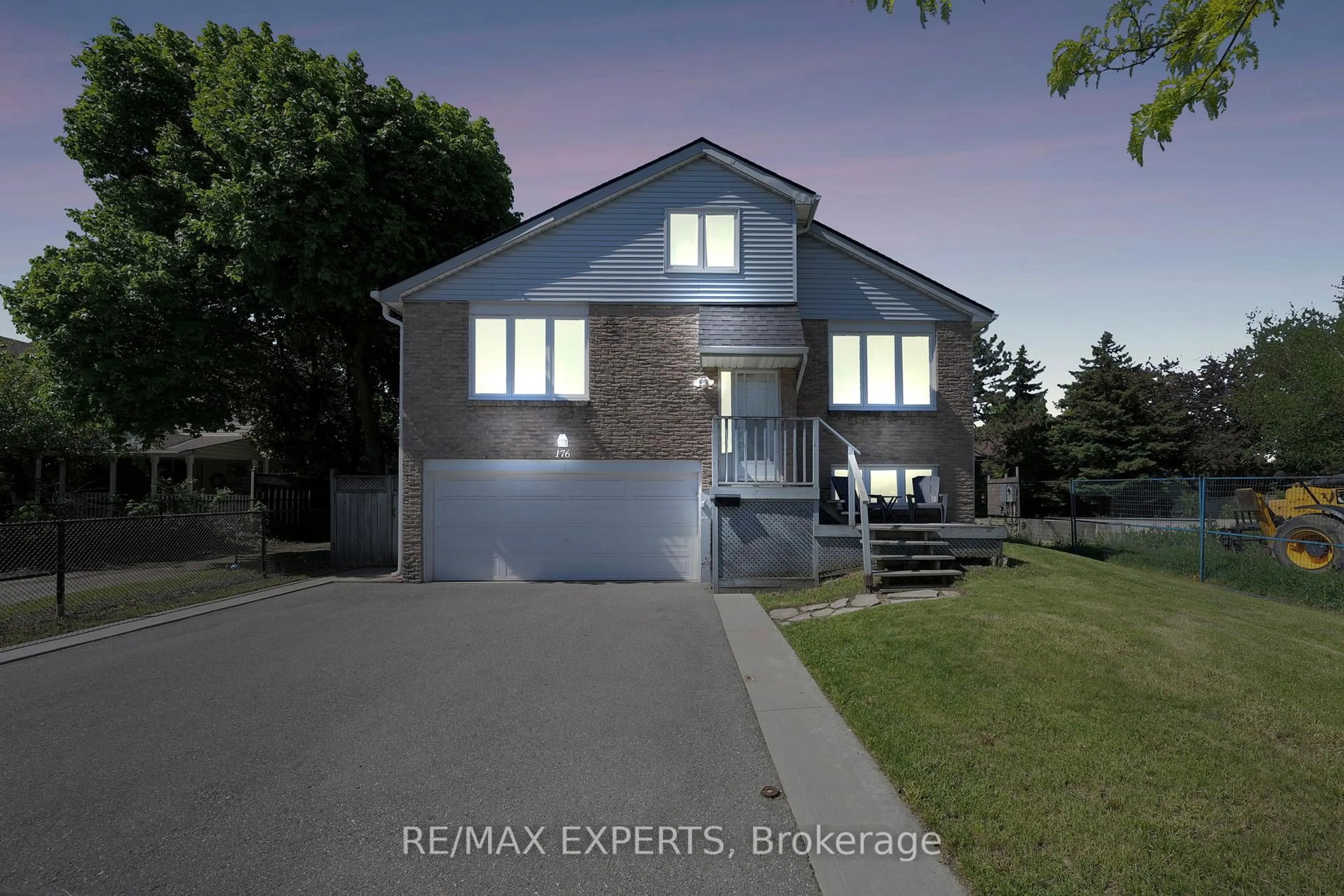 Home with brick exterior material, street for 176 Conestoga Dr, Brampton Ontario L6Z 1E8