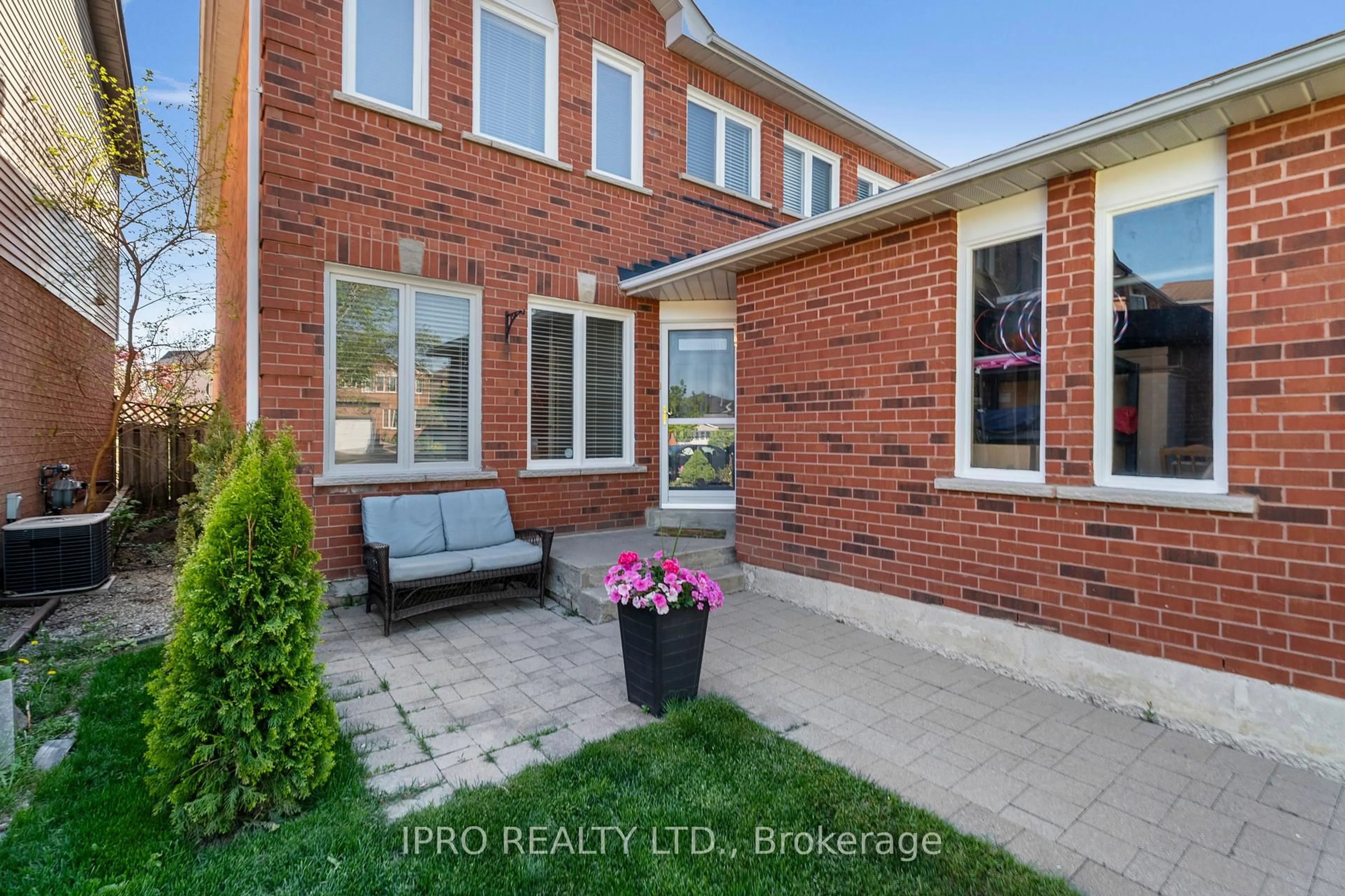 Unknown for 6070 Prairie Circ, Mississauga Ontario L5N 5Z5