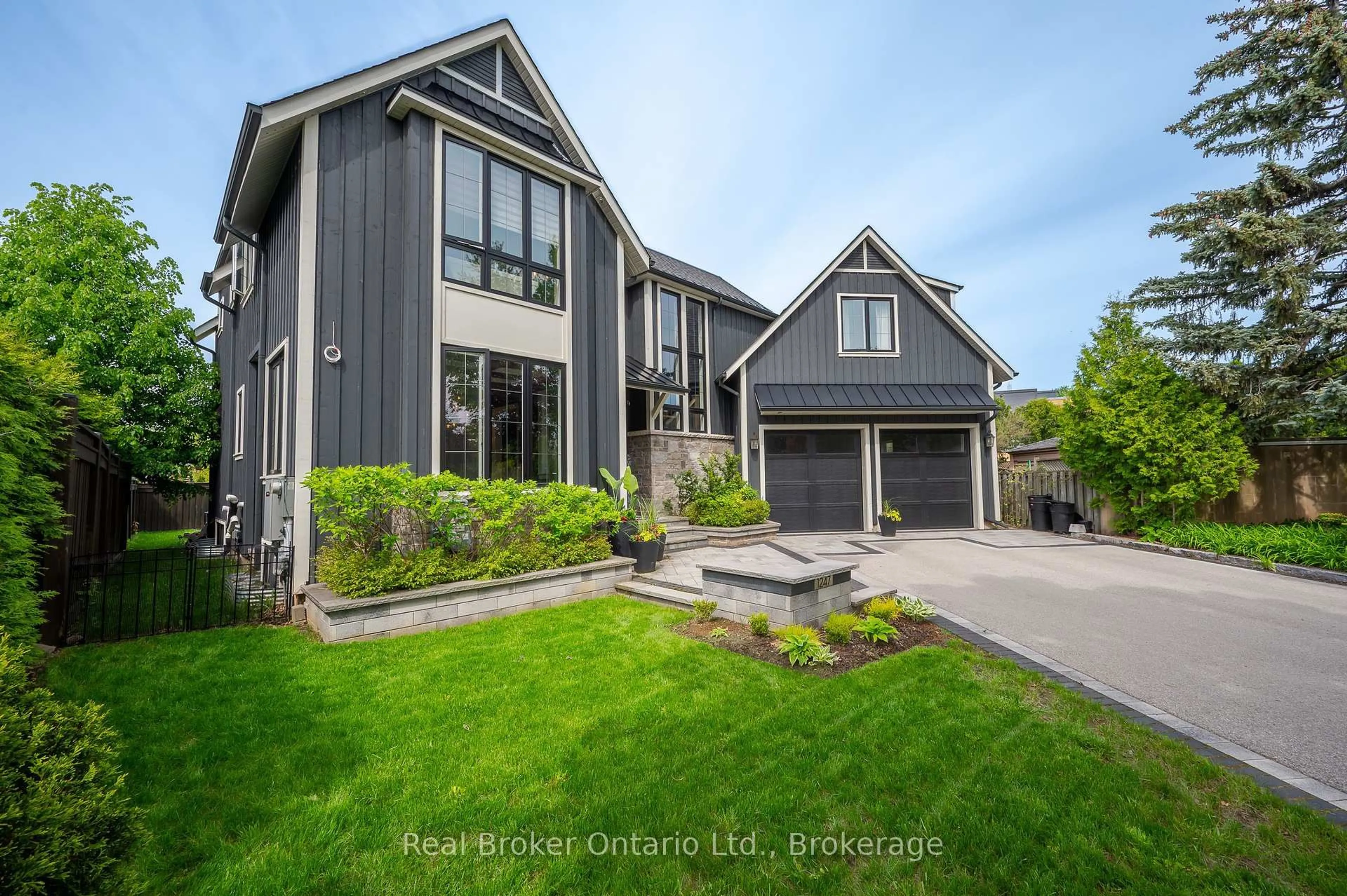 Home with vinyl exterior material, street for 1247 Wood Pl, Oakville Ontario L6L 2R4