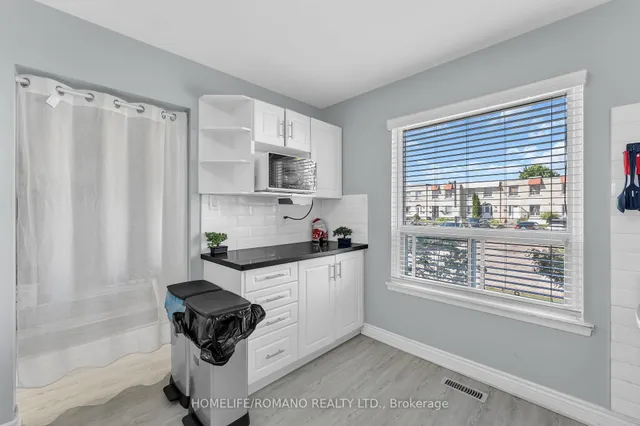 Additional property image - 7440 Goreway Dr Unit 2