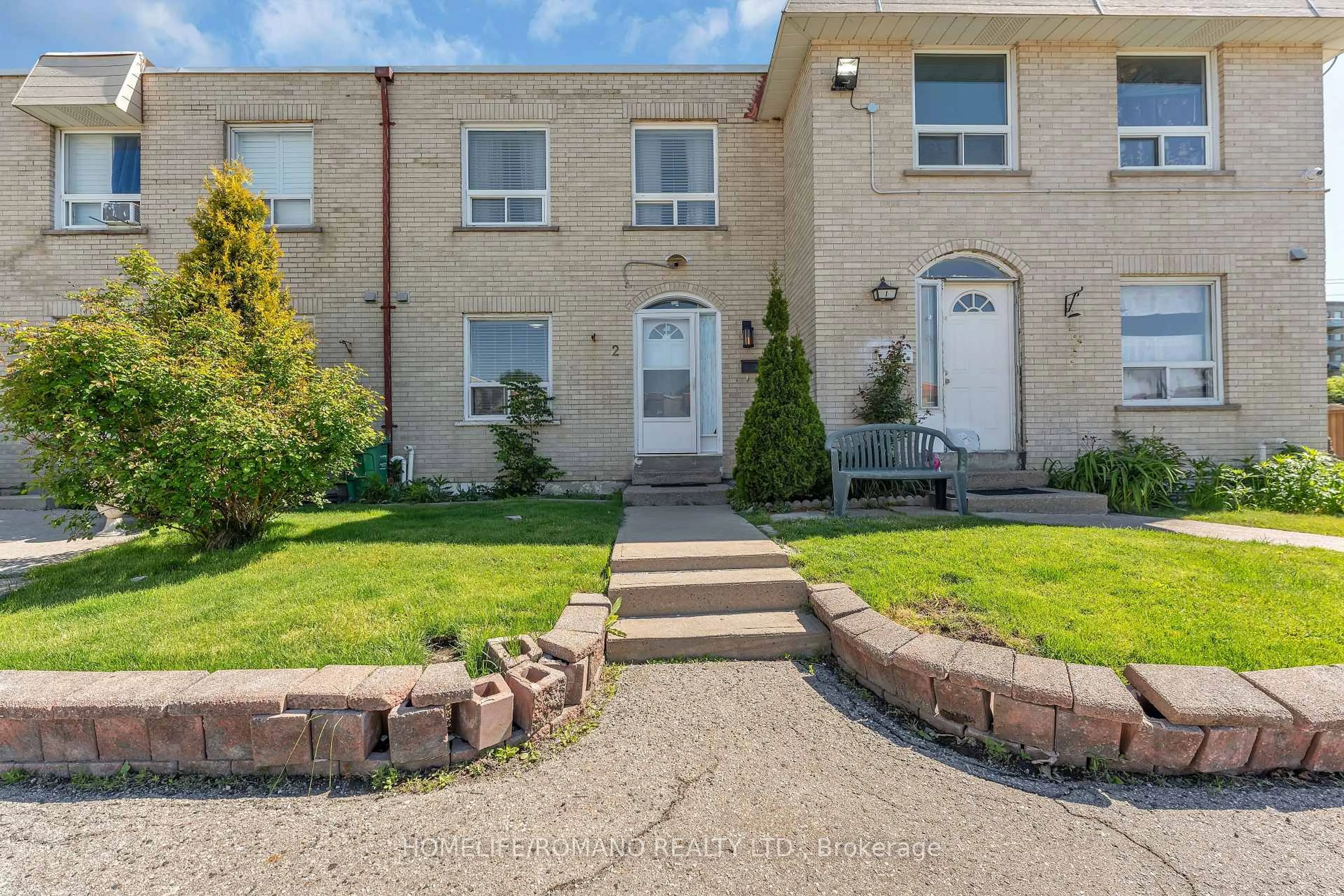 Home with brick exterior material, street for 7440 Goreway Dr #2, Mississauga Ontario L4T 2V2