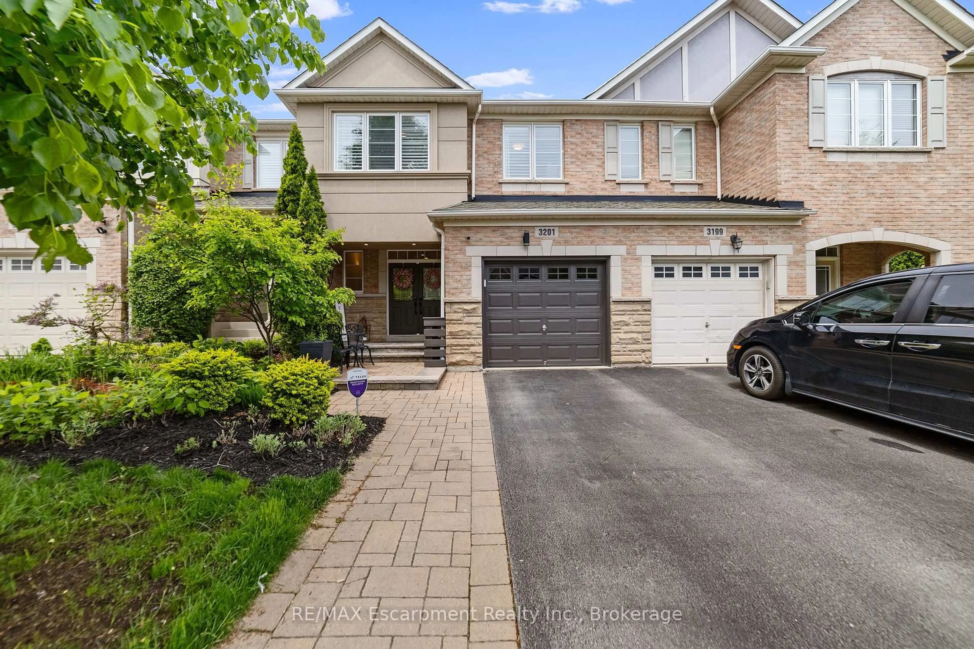 Home with brick exterior material, street for 3201 Epworth Cres, Oakville Ontario L6M 0B2