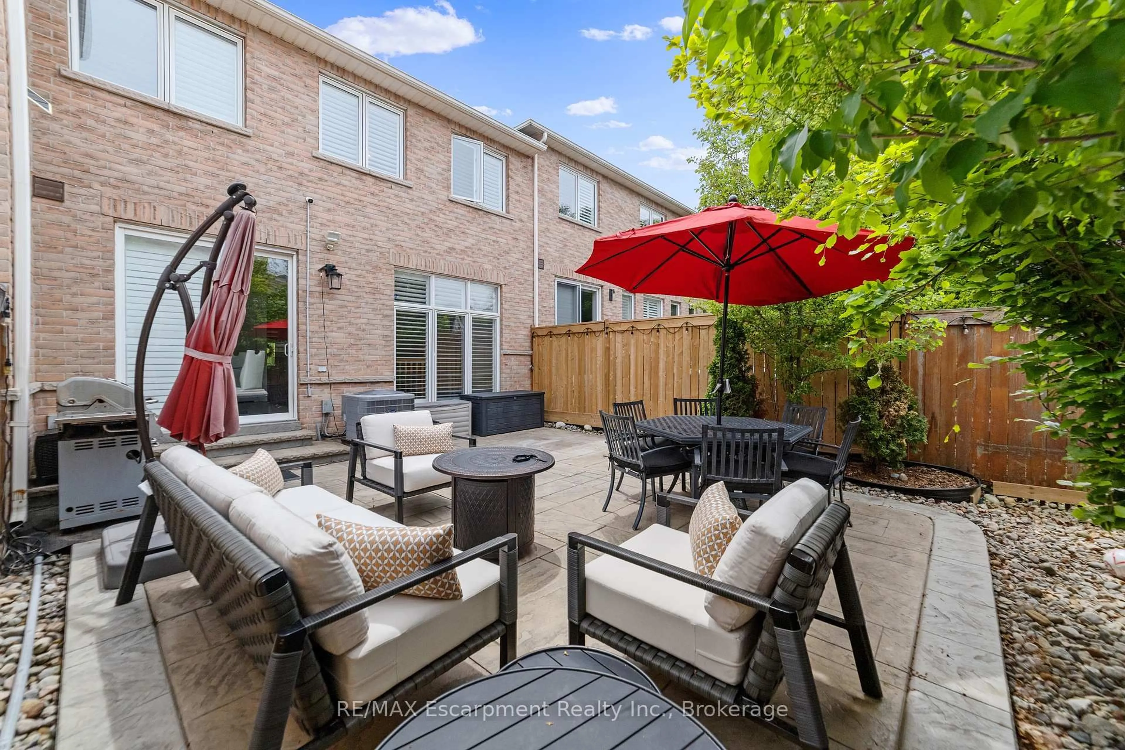 Patio, street for 3201 Epworth Cres, Oakville Ontario L6M 0B2