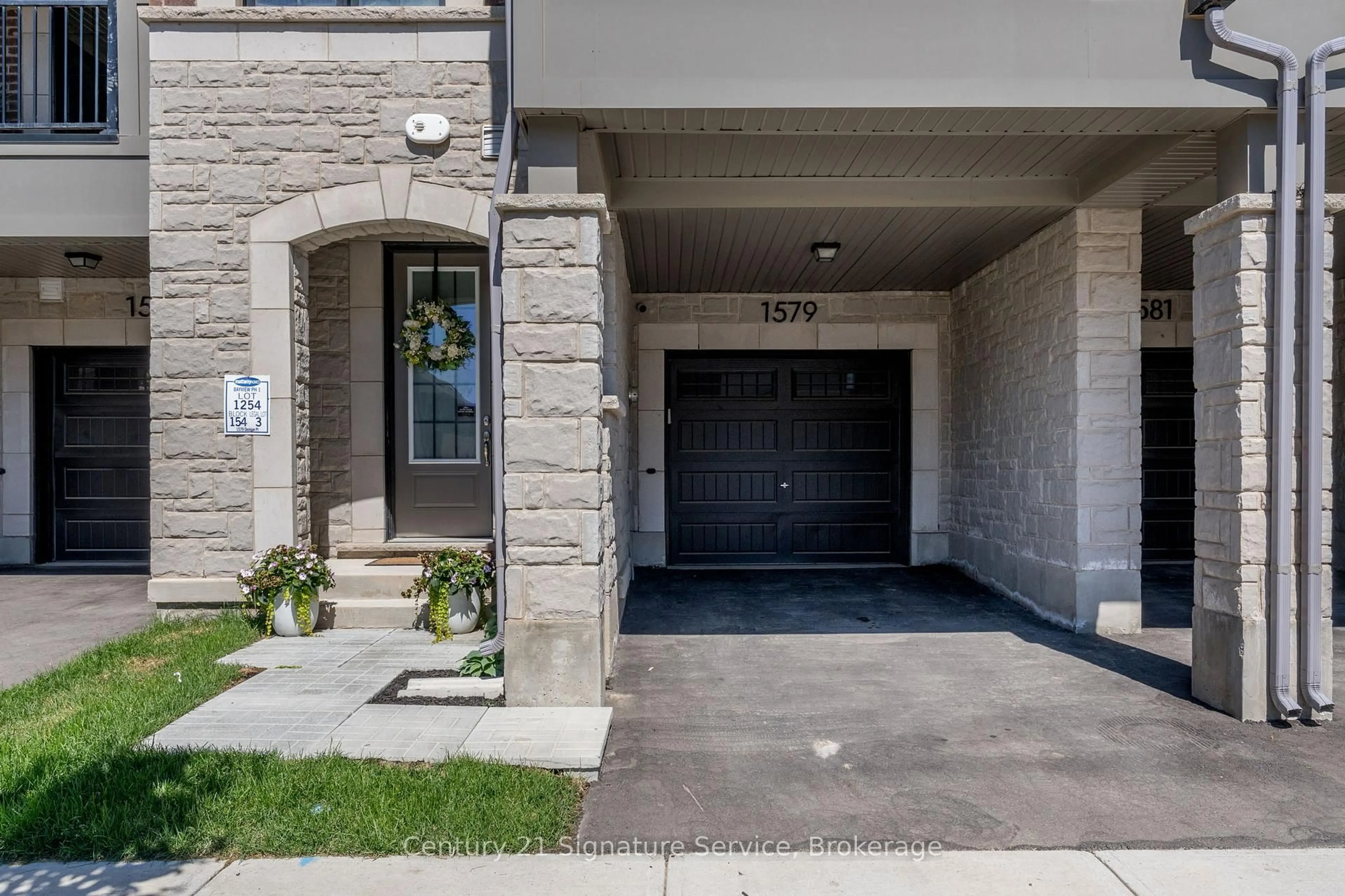 Unknown for 1579 Denison Pl, Milton Ontario L9E 1Y2