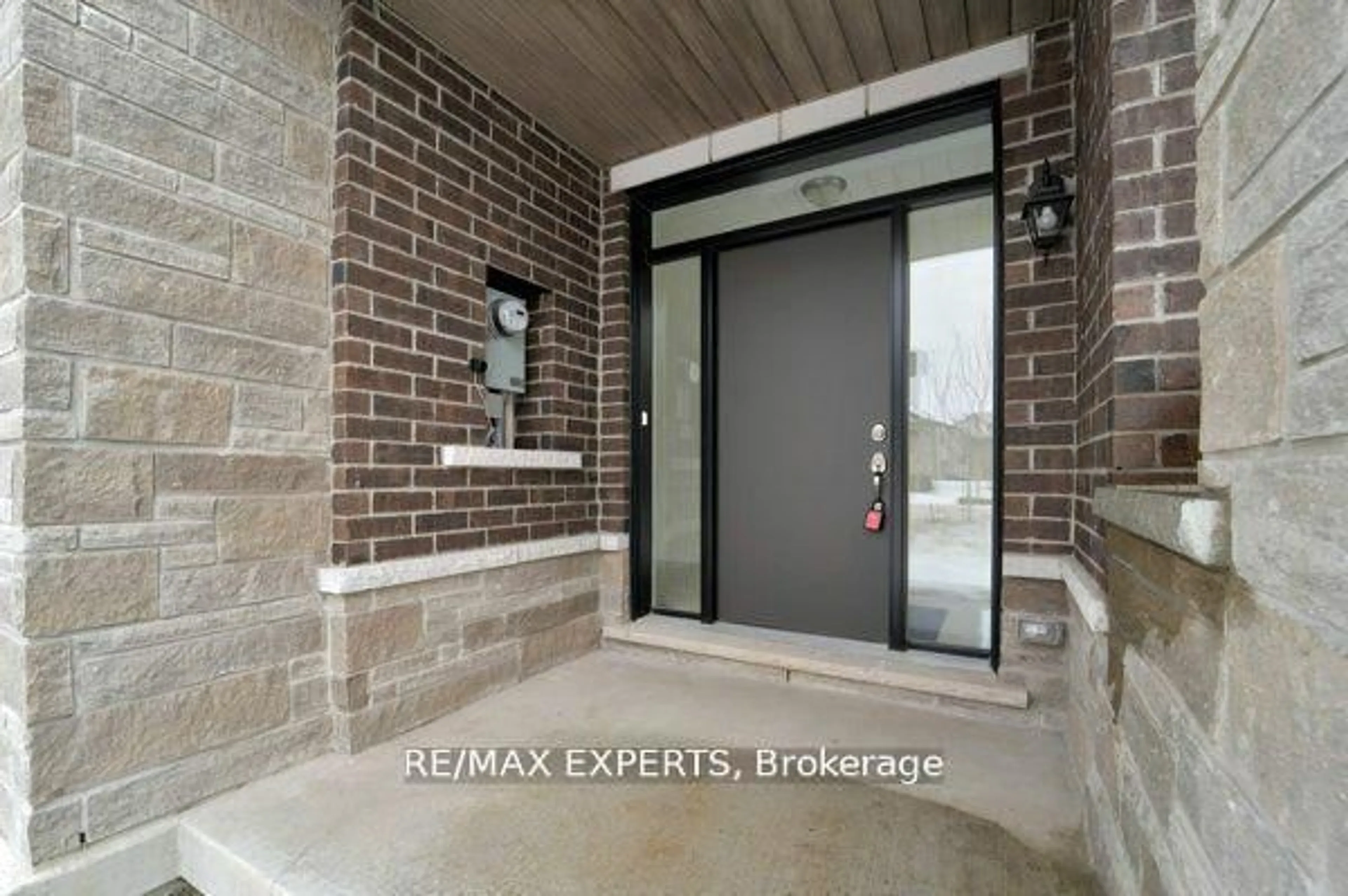 Indoor entryway for 1537 Moonseed Pl, Milton Ontario L9T 7E7