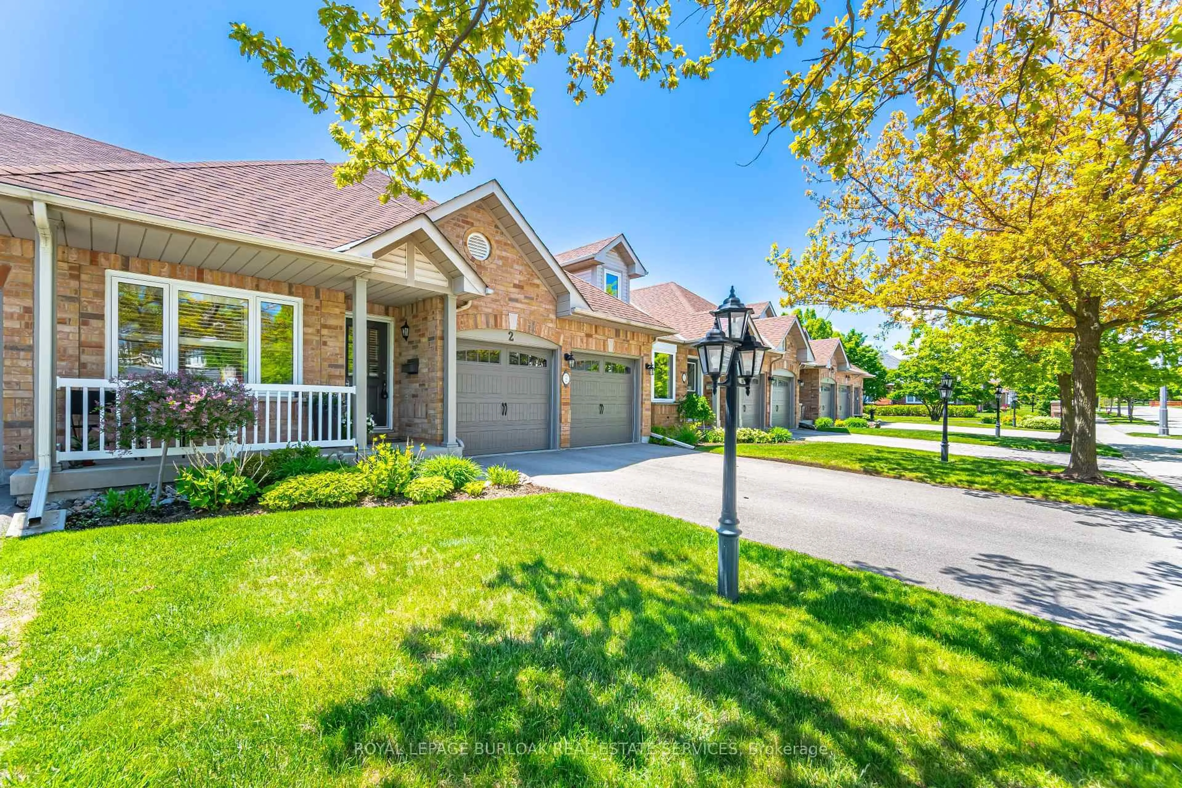 Home with brick exterior material, street for 4275 Millcroft Park Dr #2, Burlington Ontario L7M 4L9