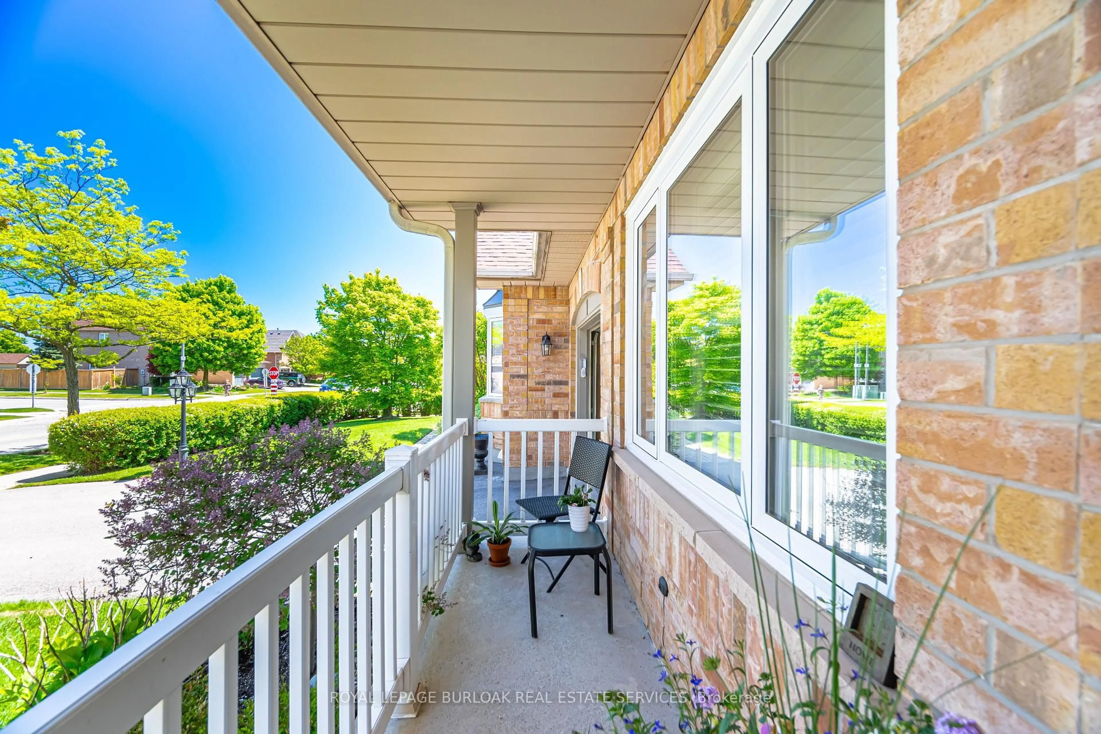 Patio, water/lake/river/ocean view for 4275 Millcroft Park Dr #2, Burlington Ontario L7M 4L9
