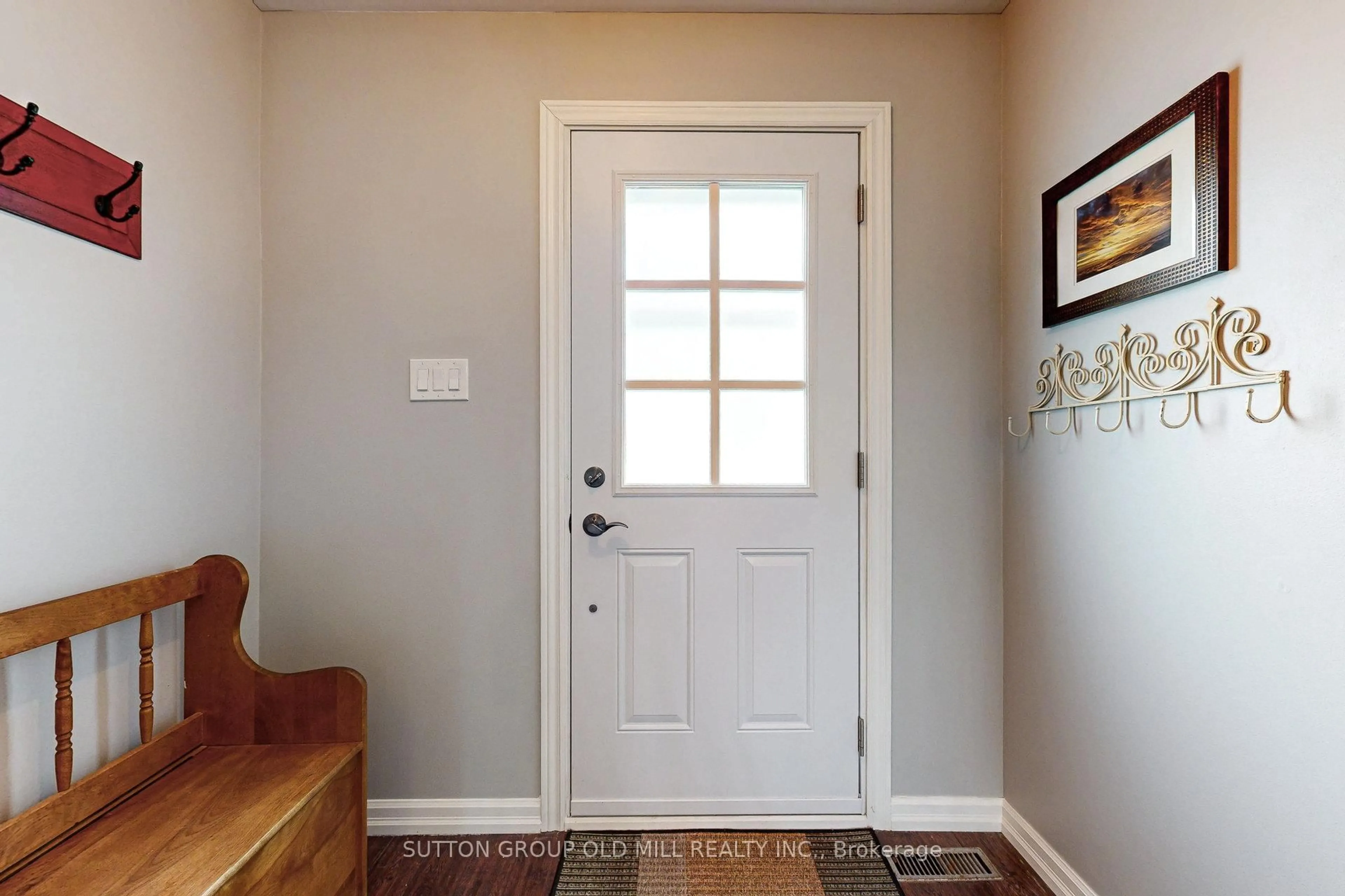 Indoor entryway for 3566 Woodhurst Cres, Mississauga Ontario L5L 1N4