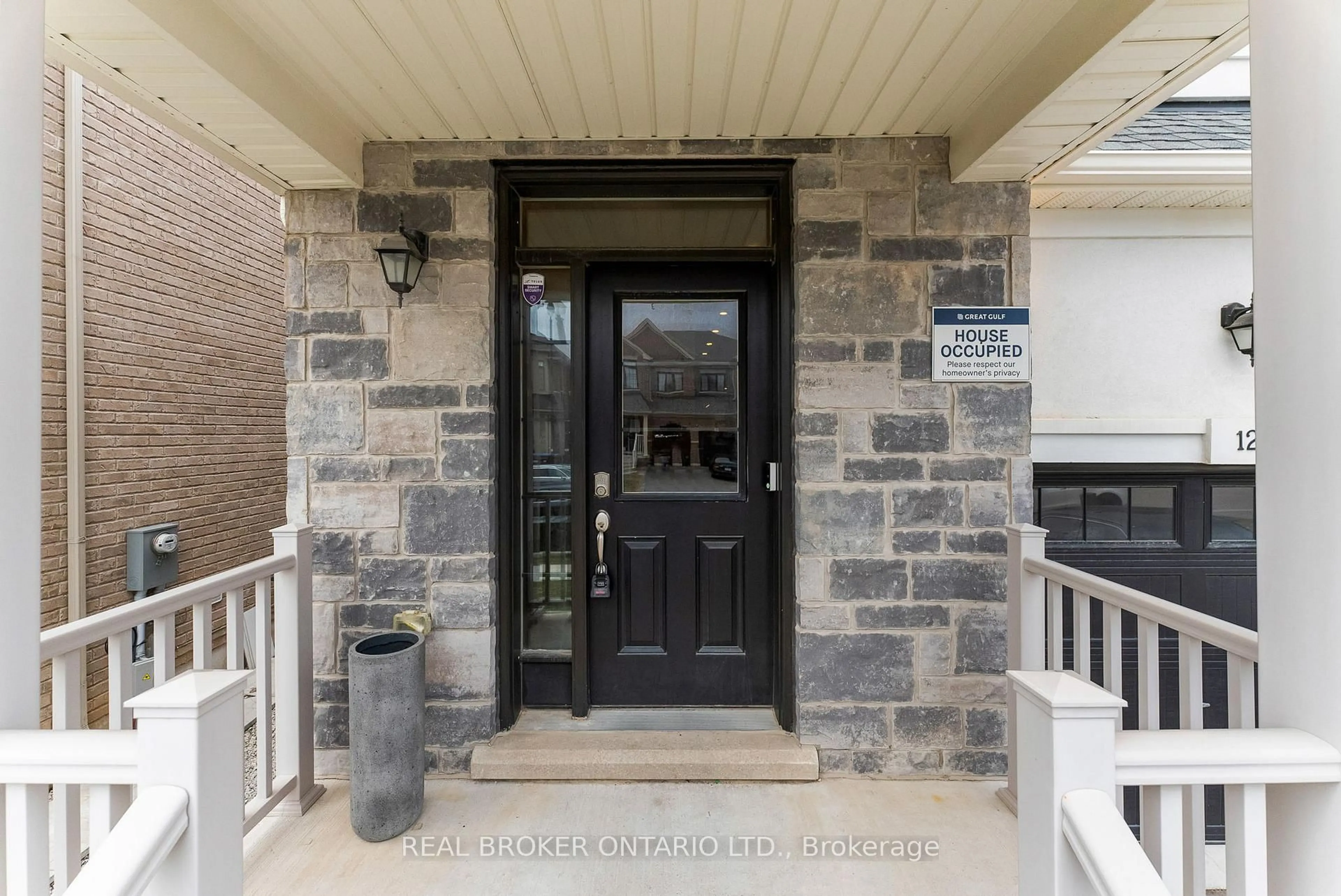 Indoor entryway for 12 Hubbell Rd, Brampton Ontario L6Y 2A5