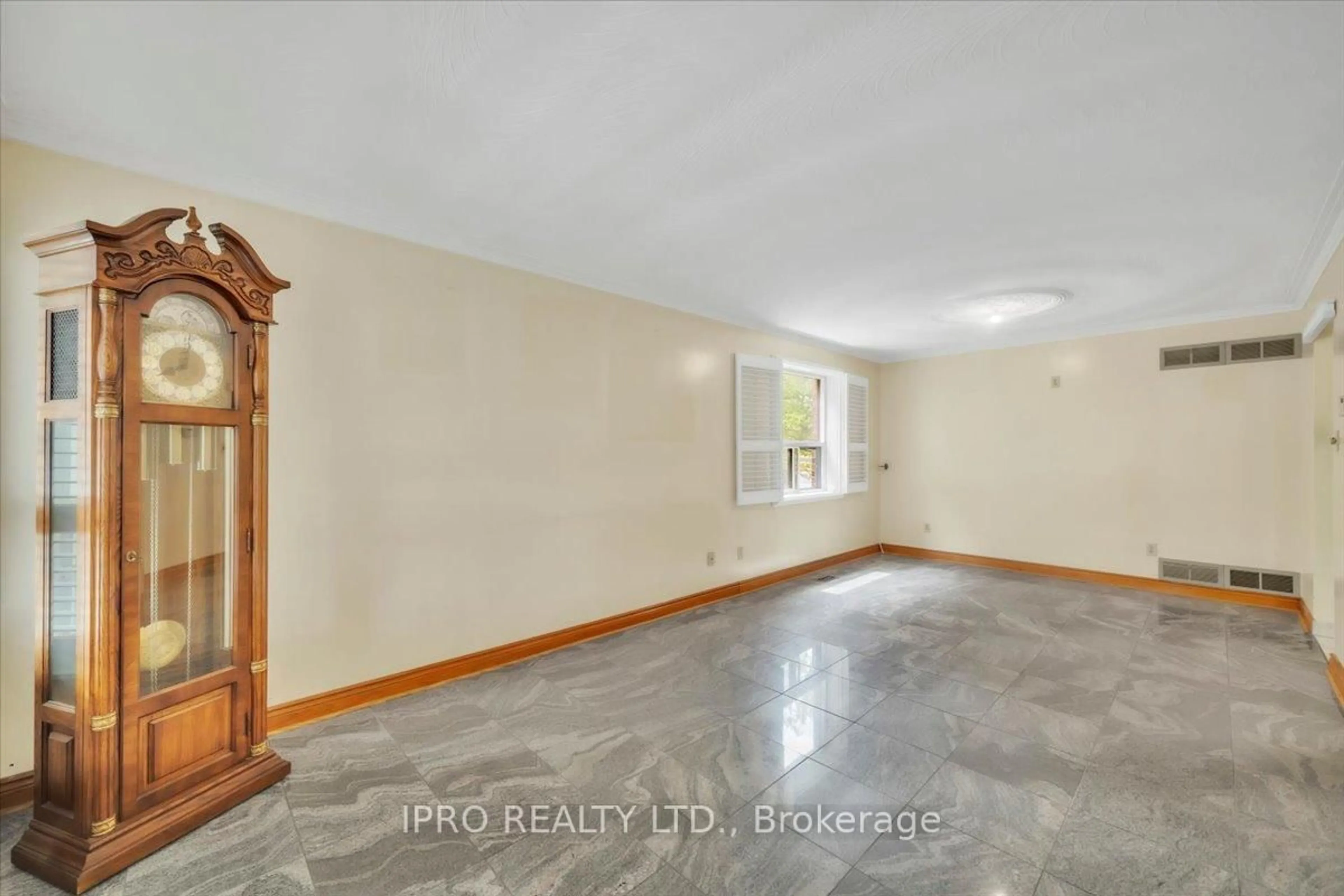 A pic of a room for 562 harvie Ave, Toronto Ontario M6E 4M1