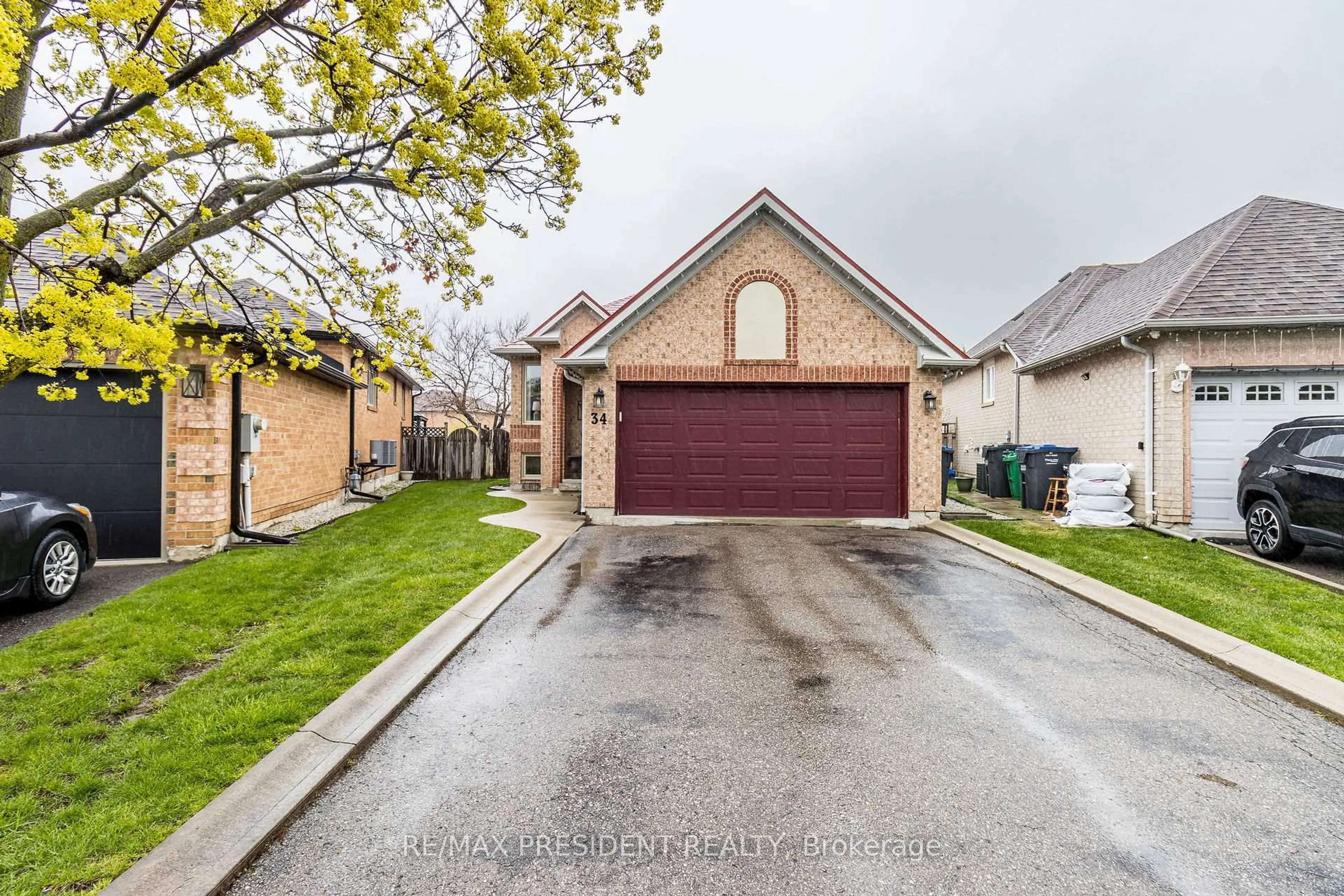 Unknown for 34 Fairbank Crt, Brampton Ontario L6X 4L7
