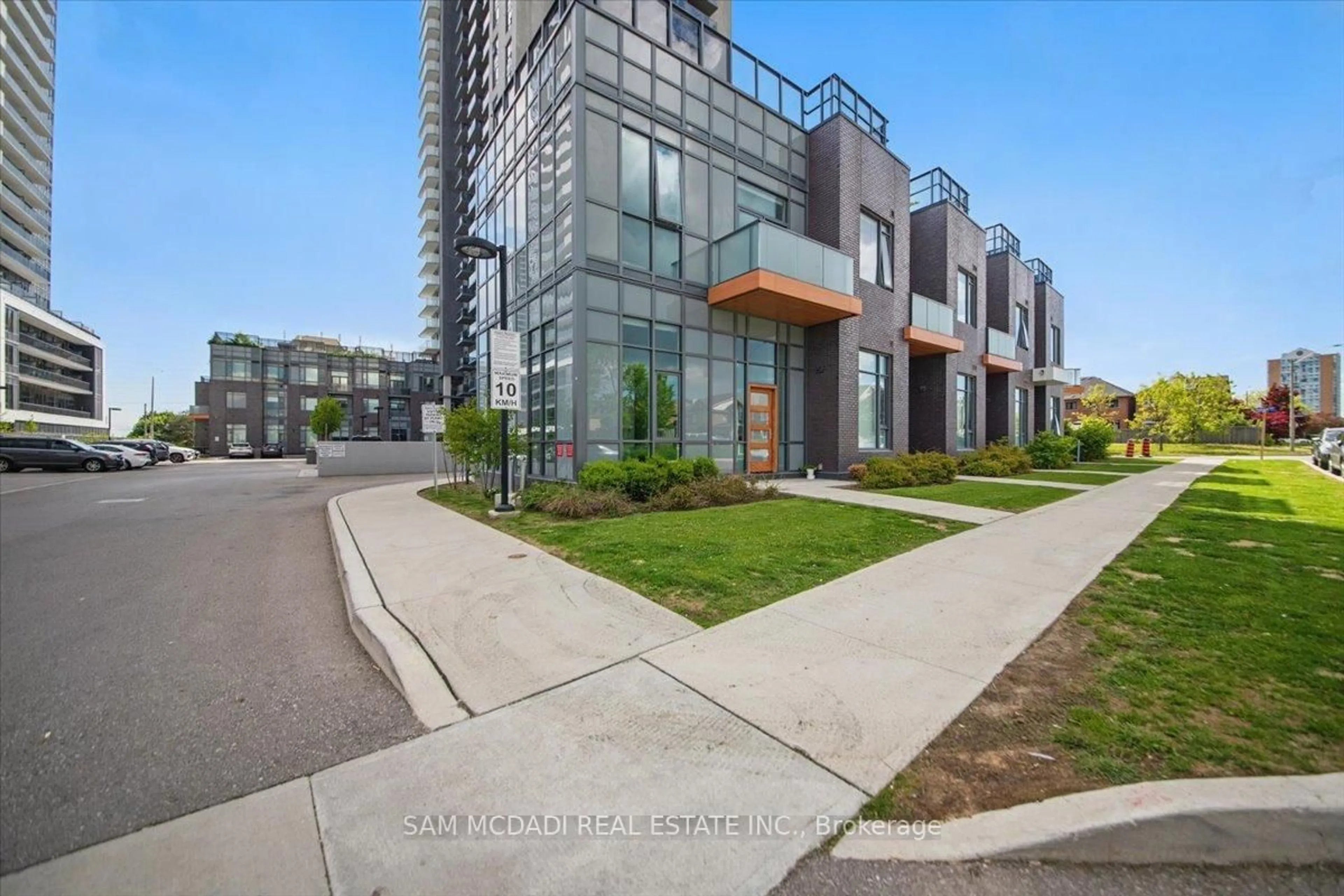 Patio, street for 8 Nahani Way #124, Mississauga Ontario L4Z 0C6