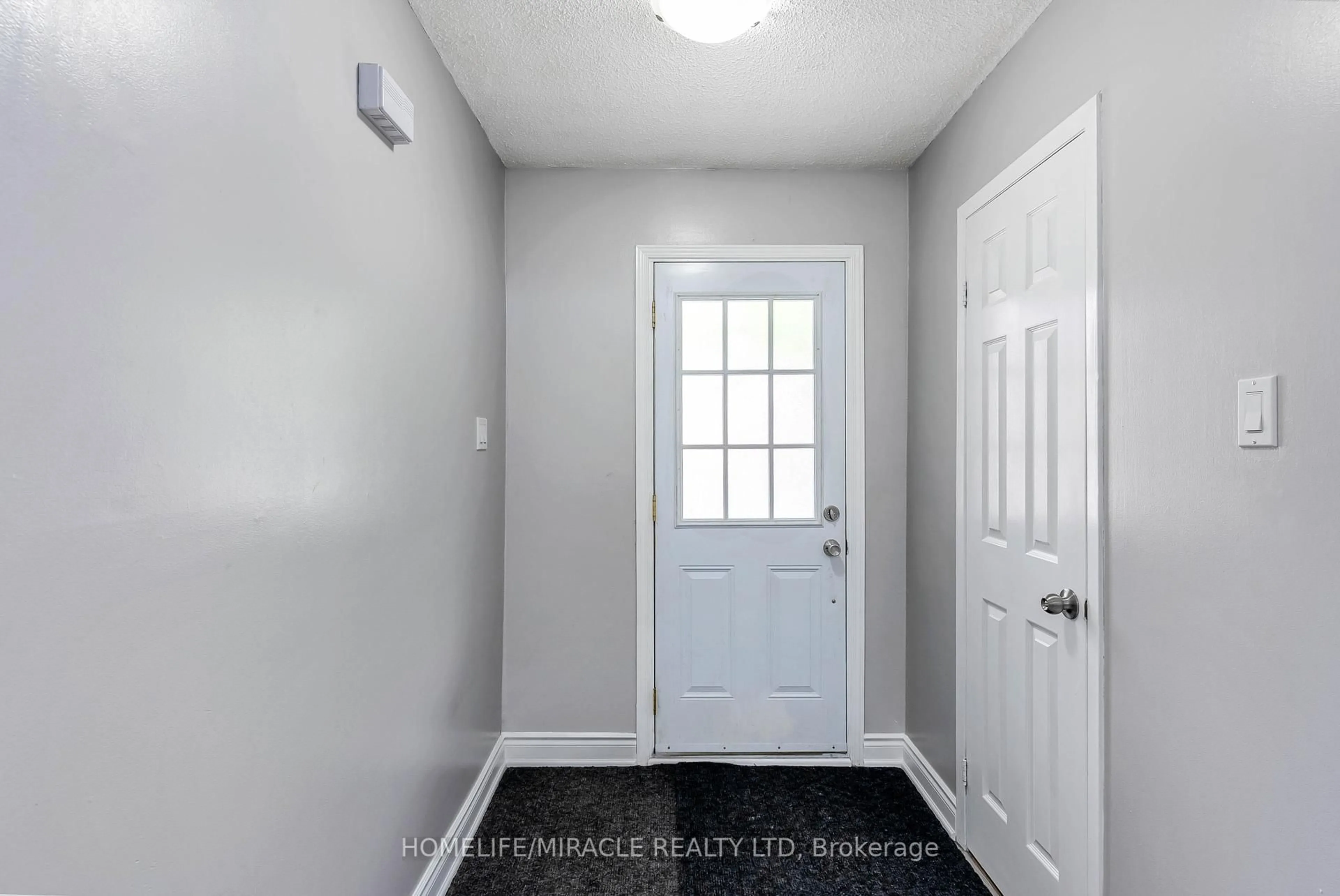 Indoor entryway for 156 Enderby Cres, Brampton Ontario L6T 4C7