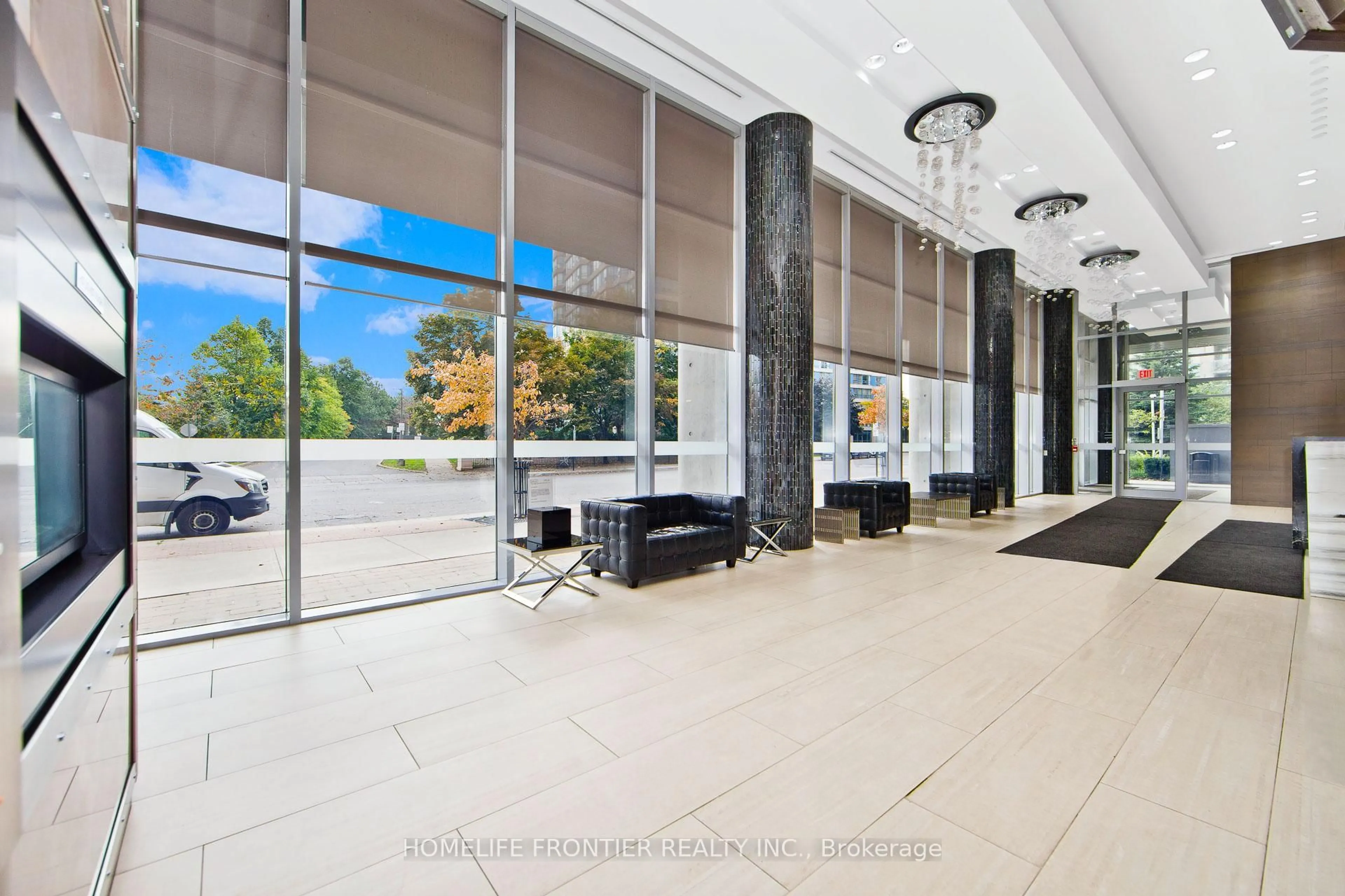 Lobby for 223 Webb Dr #LPH3408, Mississauga Ontario L5B 0E8