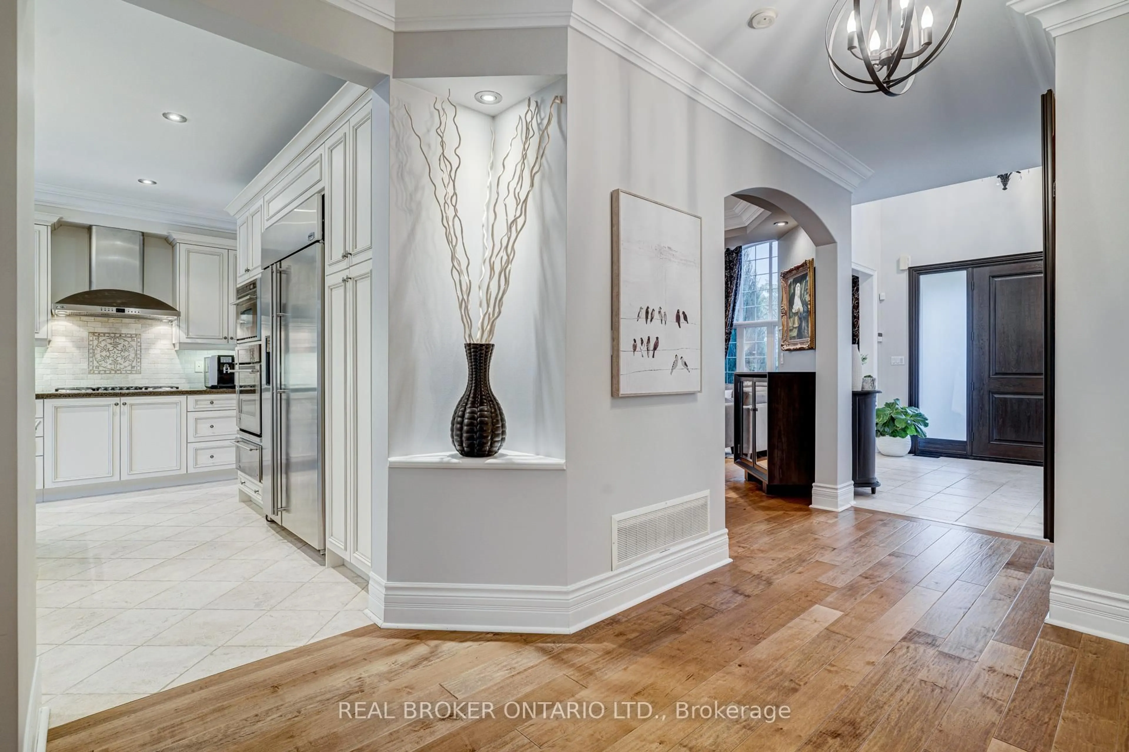 Indoor entryway for 2197 Wuthering Heights Way, Oakville Ontario L6M 0A3