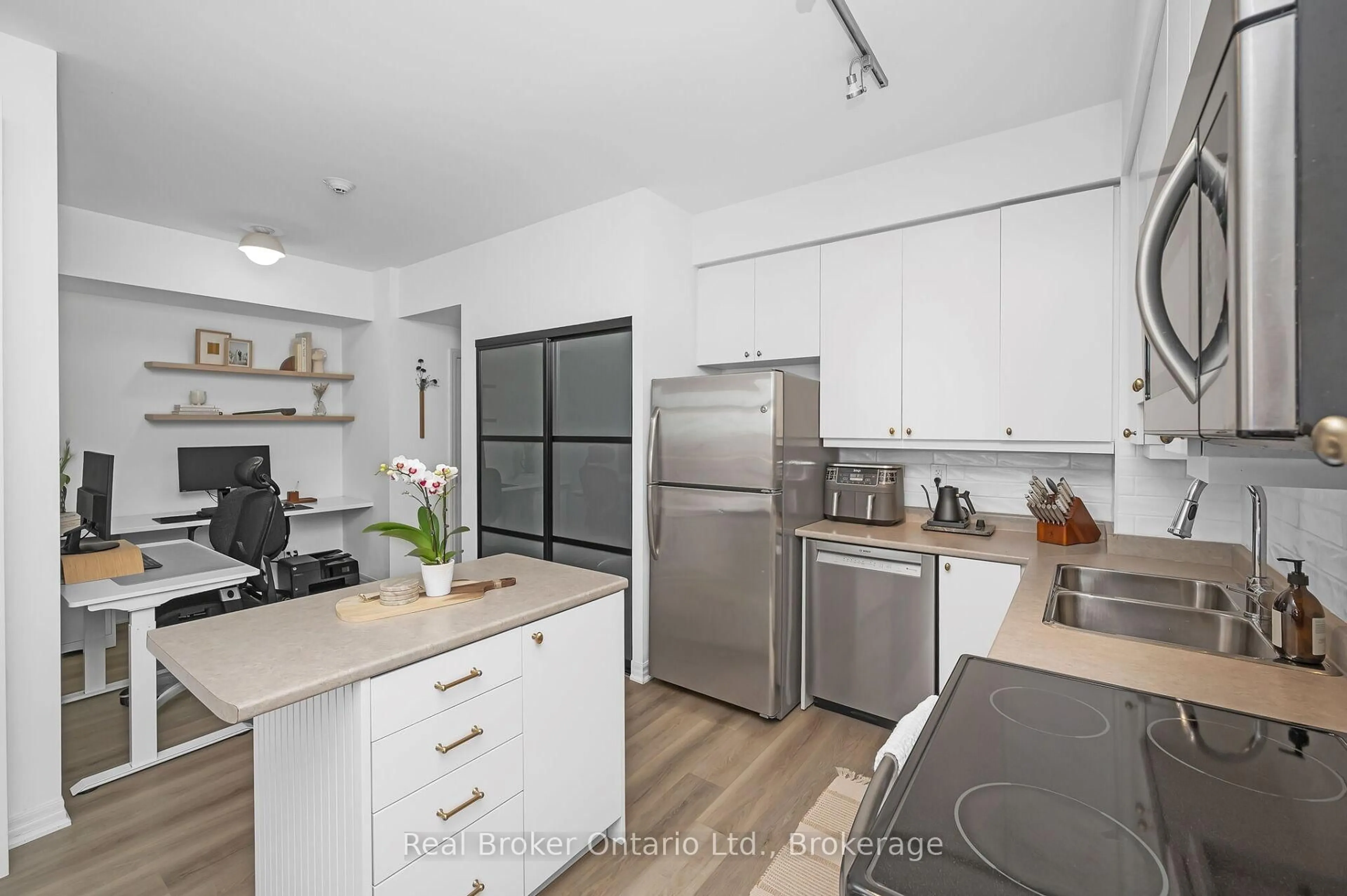 Unknown for 1940 Ironstone Dr #211, Burlington Ontario L7L 0E4
