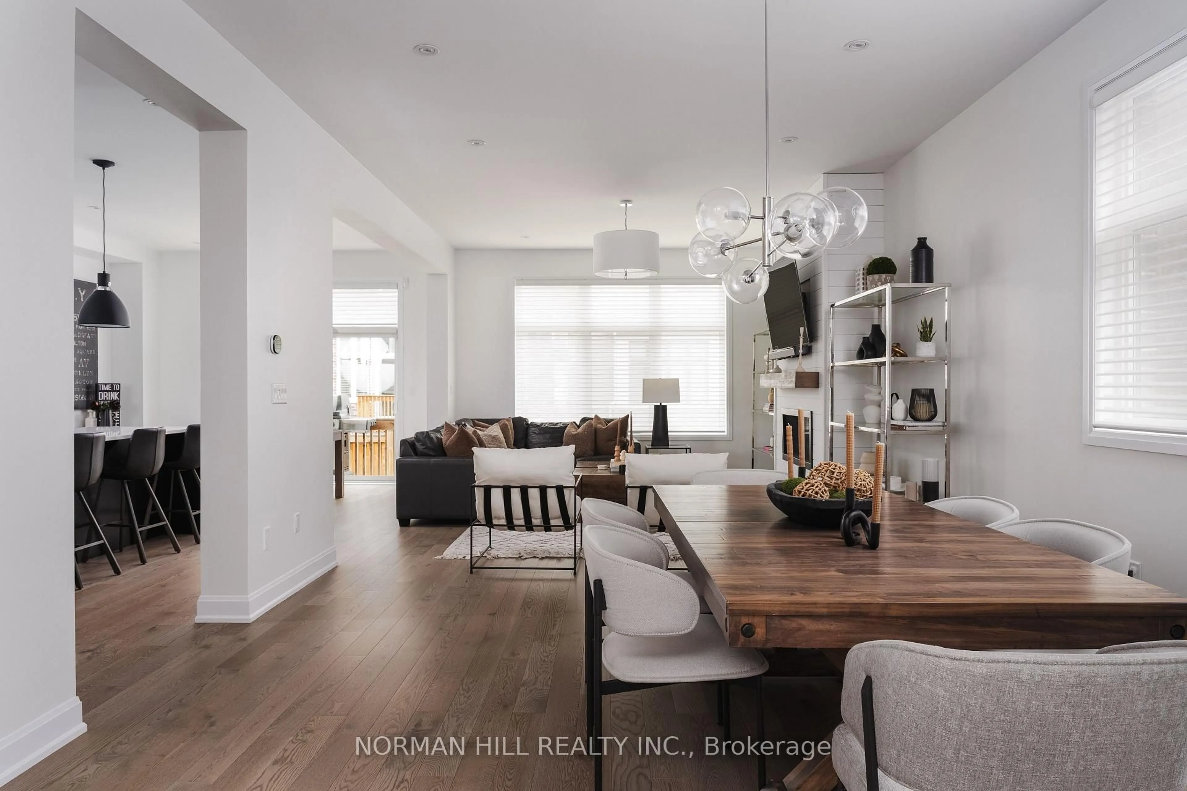 Open concept kitchen, unknown for 283 Bethpage Dr, Oakville Ontario L6M 1R5