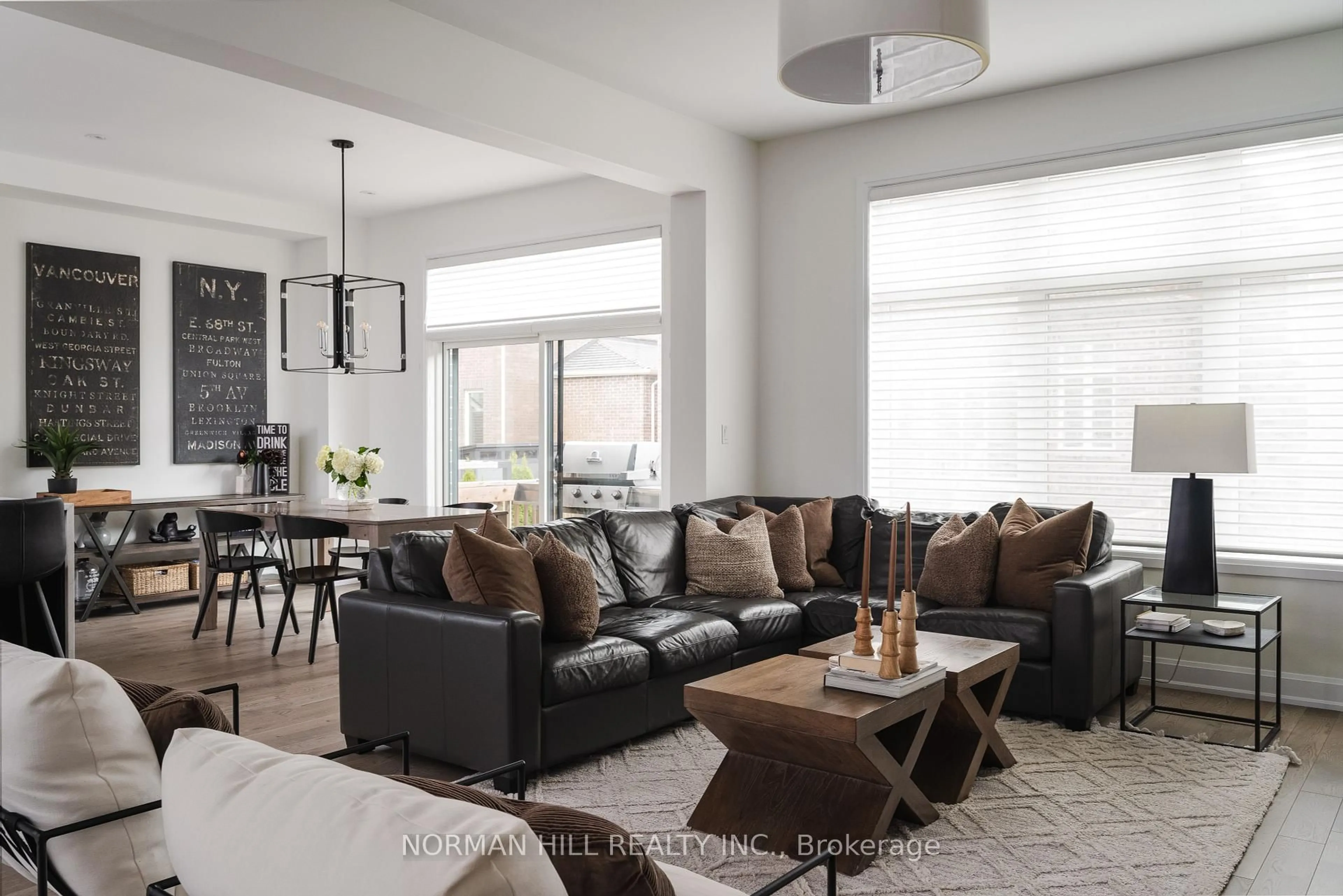 Living room with furniture, unknown for 283 Bethpage Dr, Oakville Ontario L6M 1R5