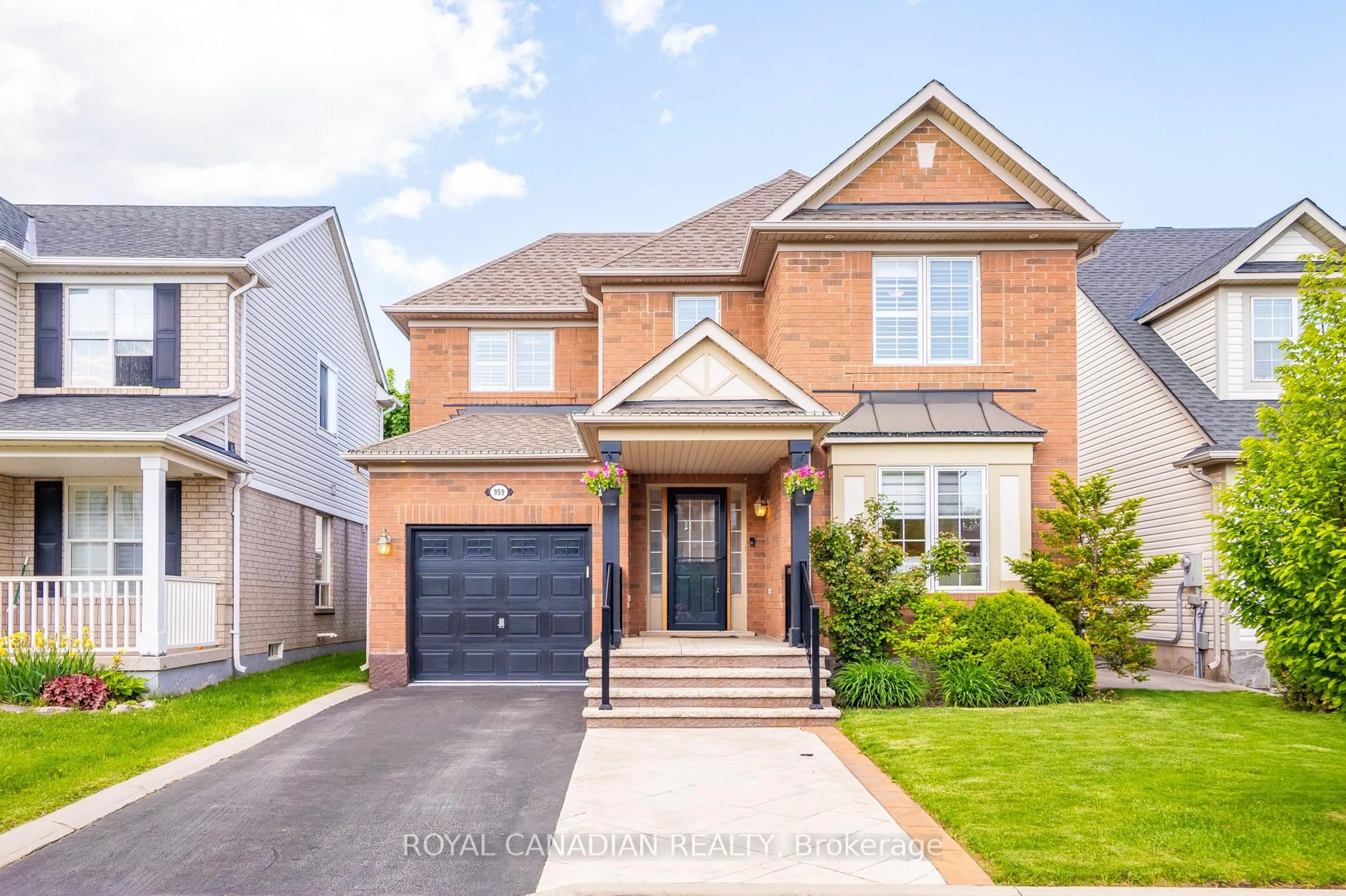Home with brick exterior material, street for 959 Lancaster Blvd, Milton Ontario L9T 6A2