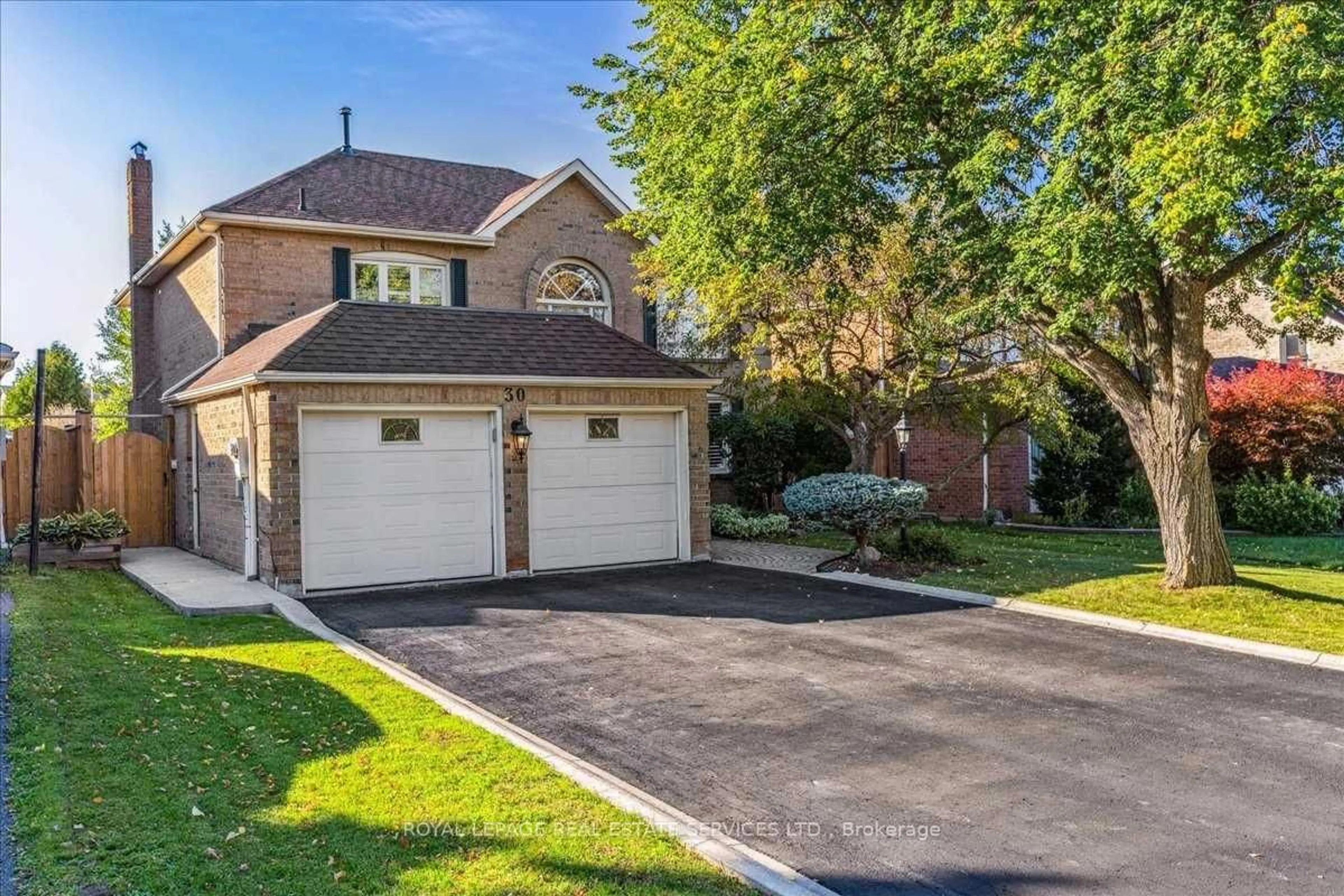 Home with brick exterior material, street for 30 Northumberland Pl, Brampton Ontario L6S 4E5